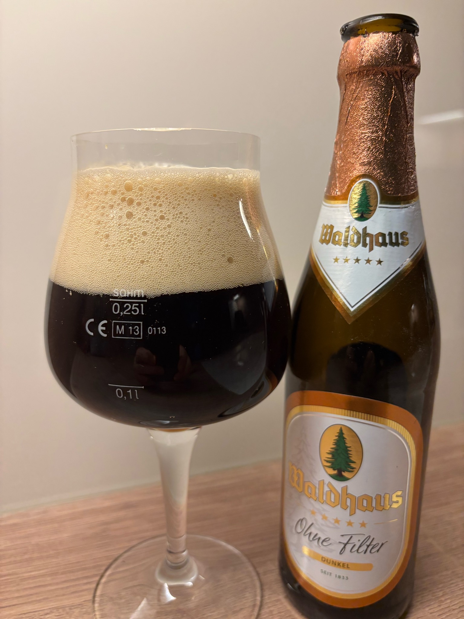 Ohne Filter Dunkel, Waldhaus Privatbrauerei