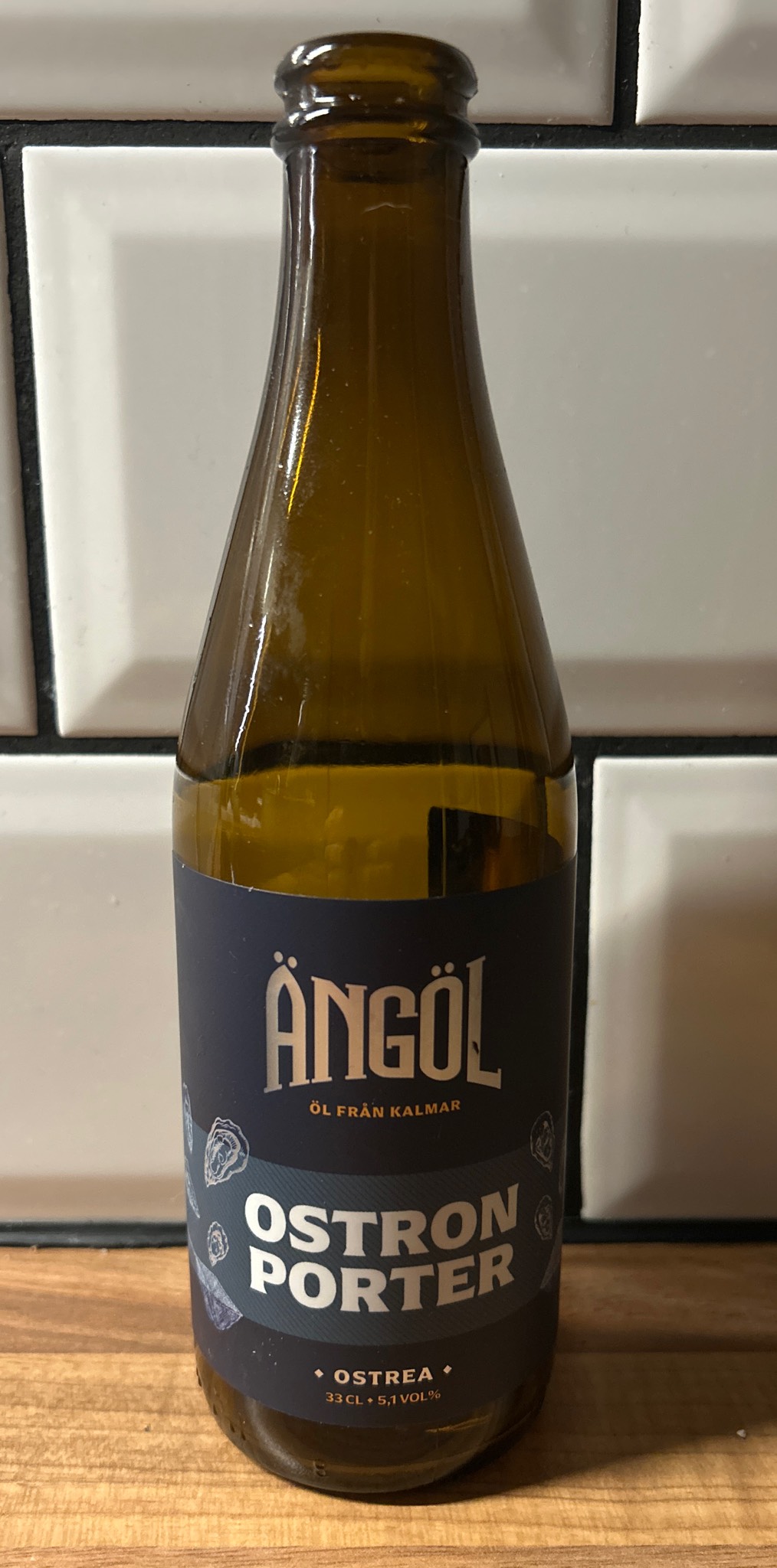 Ostron porter, Ängöl