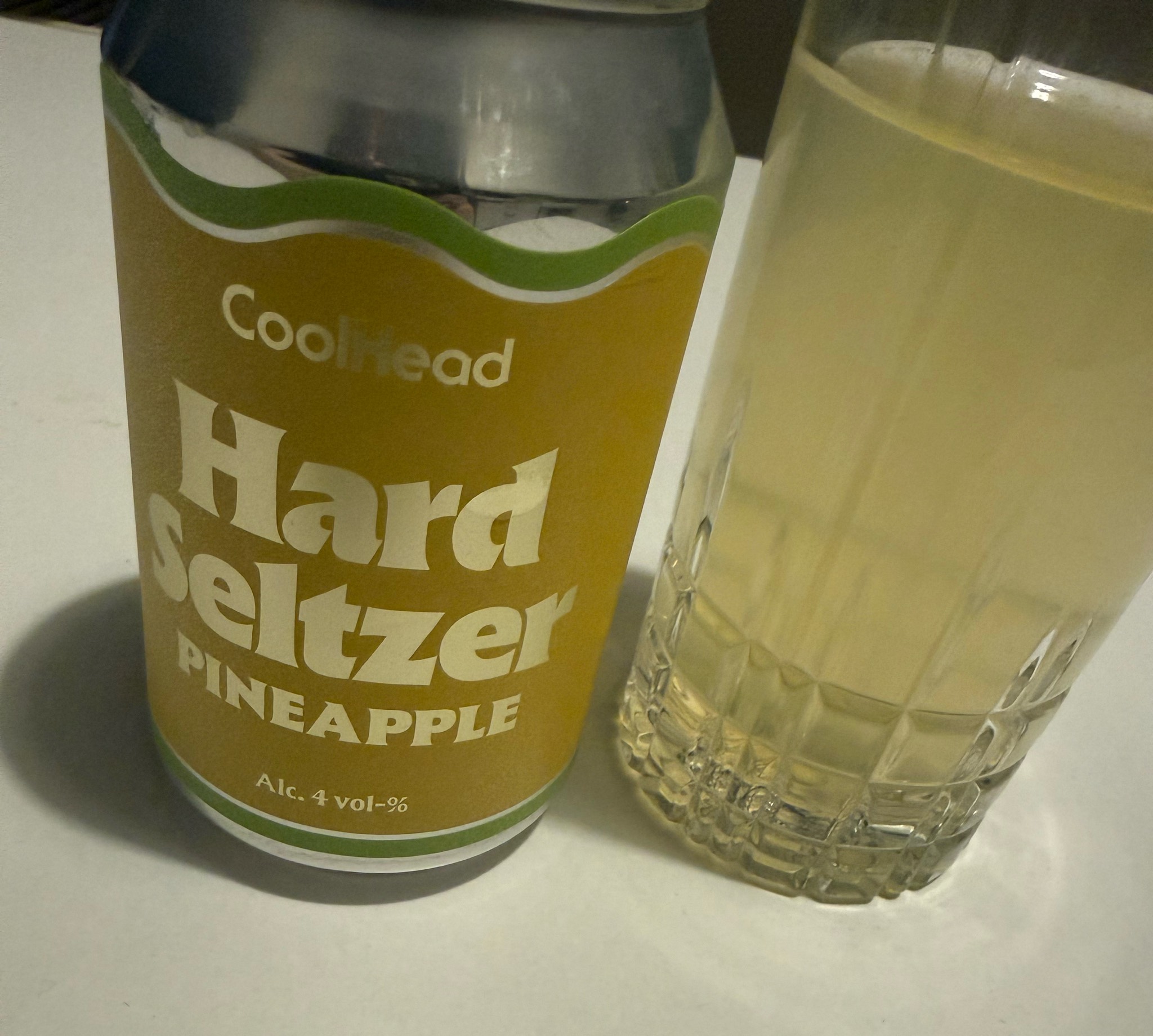 Hard Seltzer Pineapple, Finland