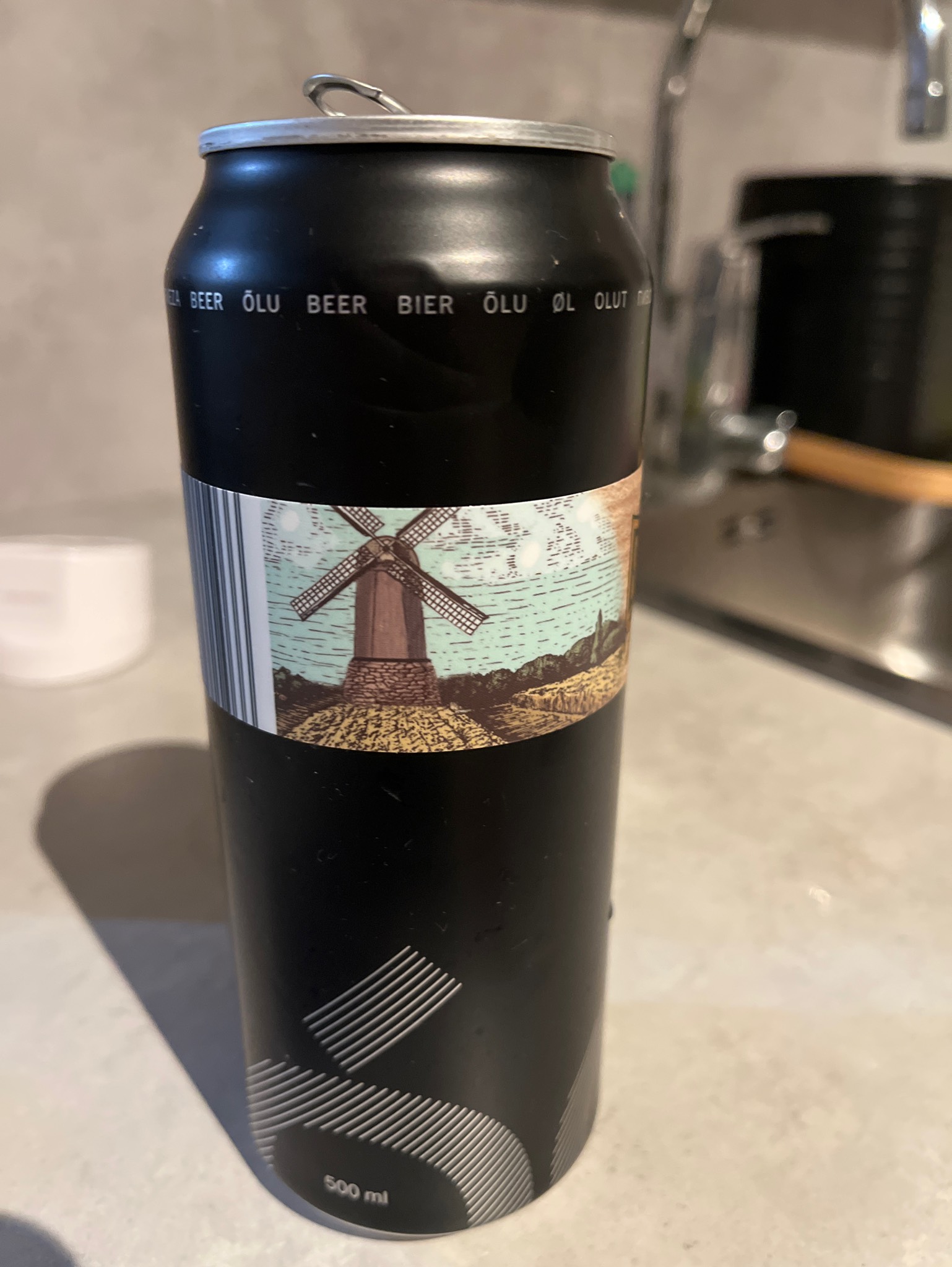 Saaremaa Mönus, Estonia