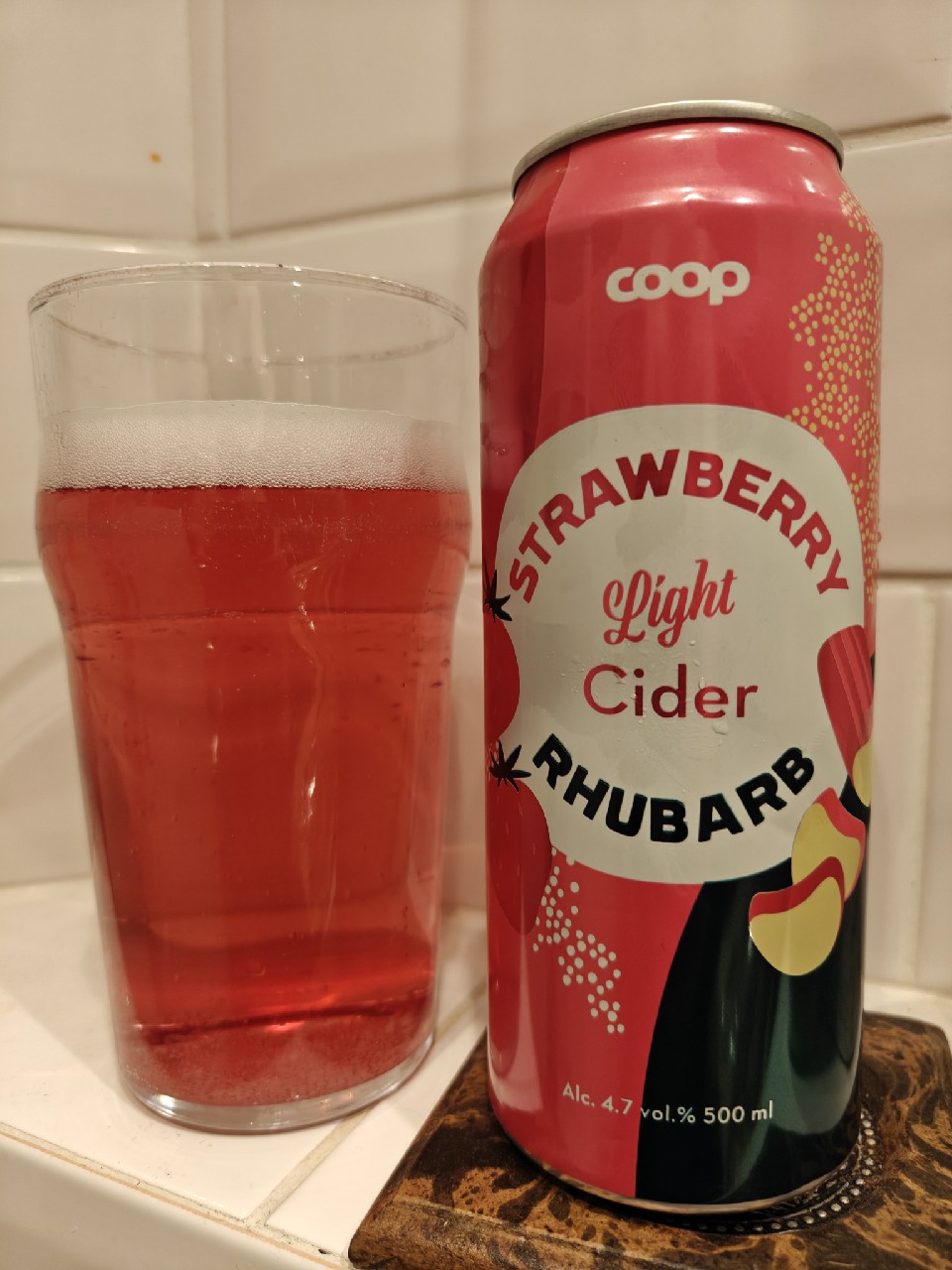 Coop Strawberry Rhubarb Light Cider, Finland