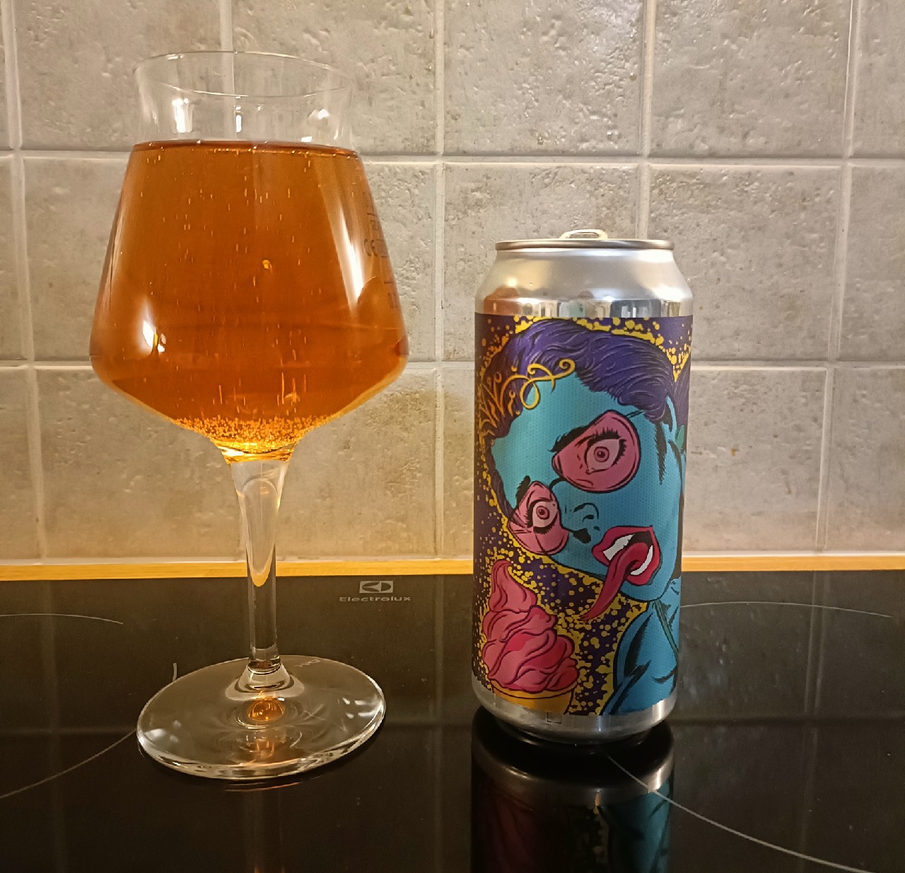 Queen cream sour: berry ice cream, Finland