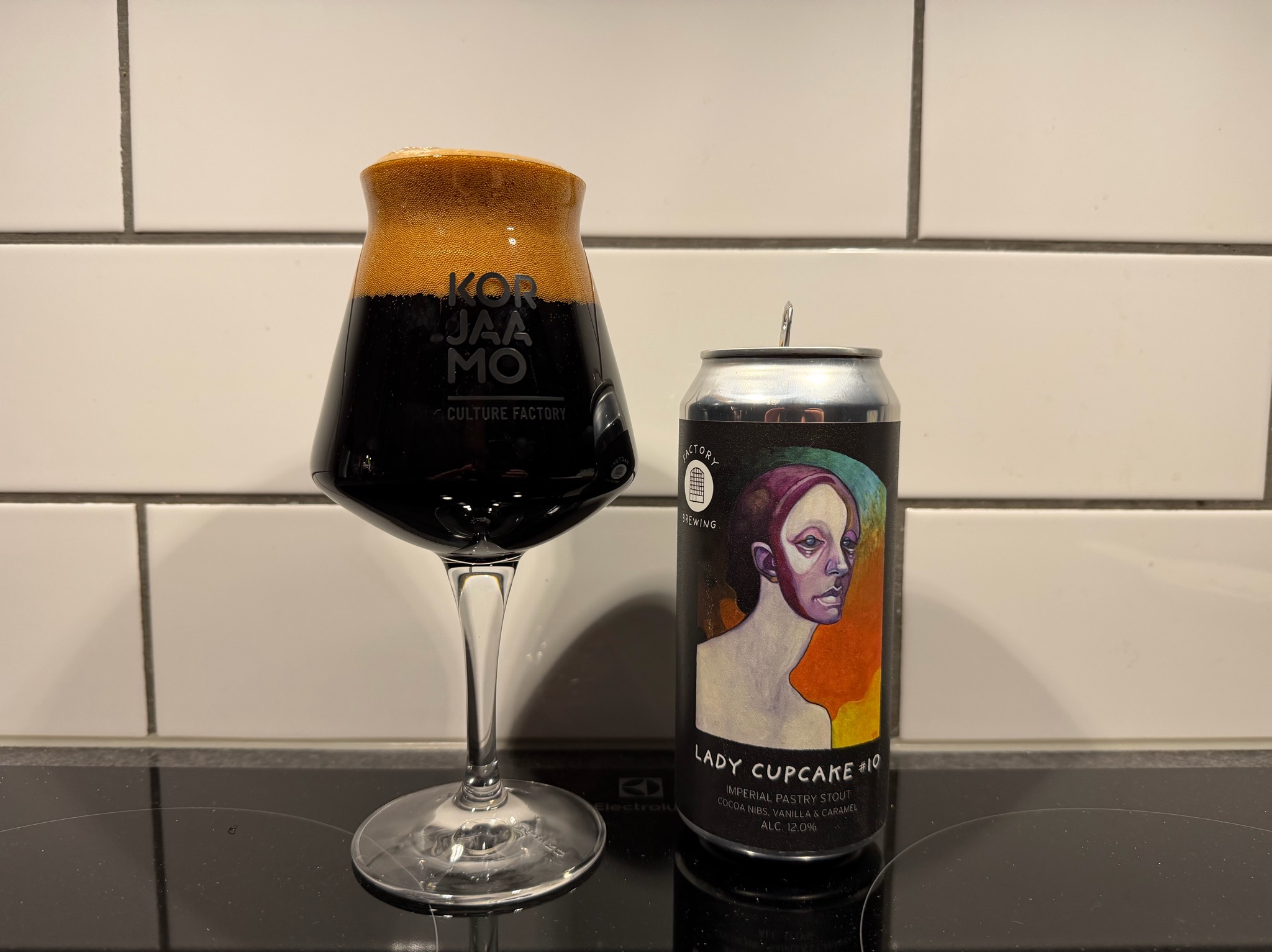 Lady Cupcake #10 (Cocoa Nibs, Vanilla & Caramel), Finland