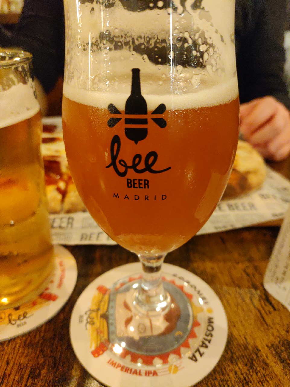 Coronel Mostaza, Bee Beer