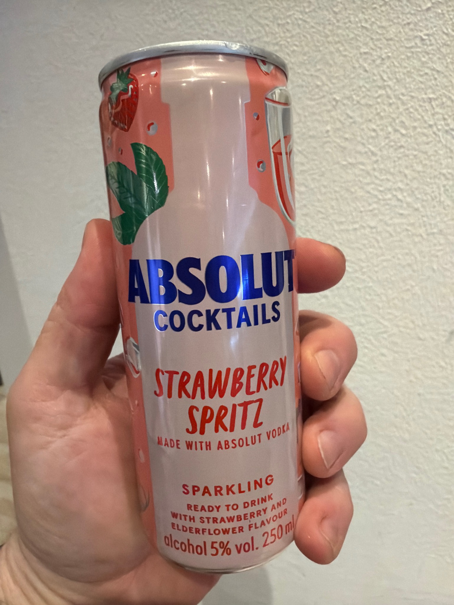 Absolut Cocktails Strawberry Spritz, The Absolut Company Ab