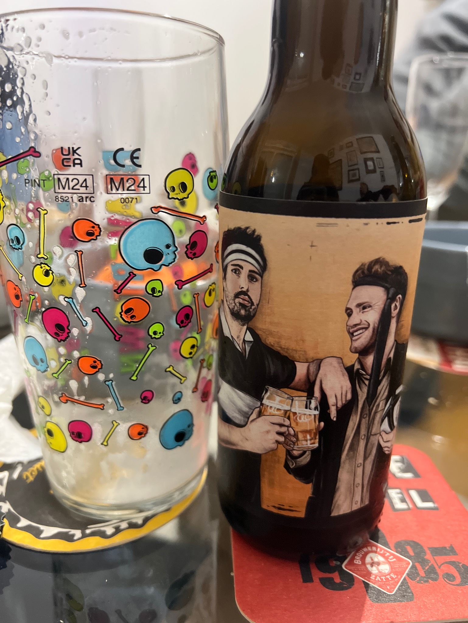 Cartouche & cravate, La Banou