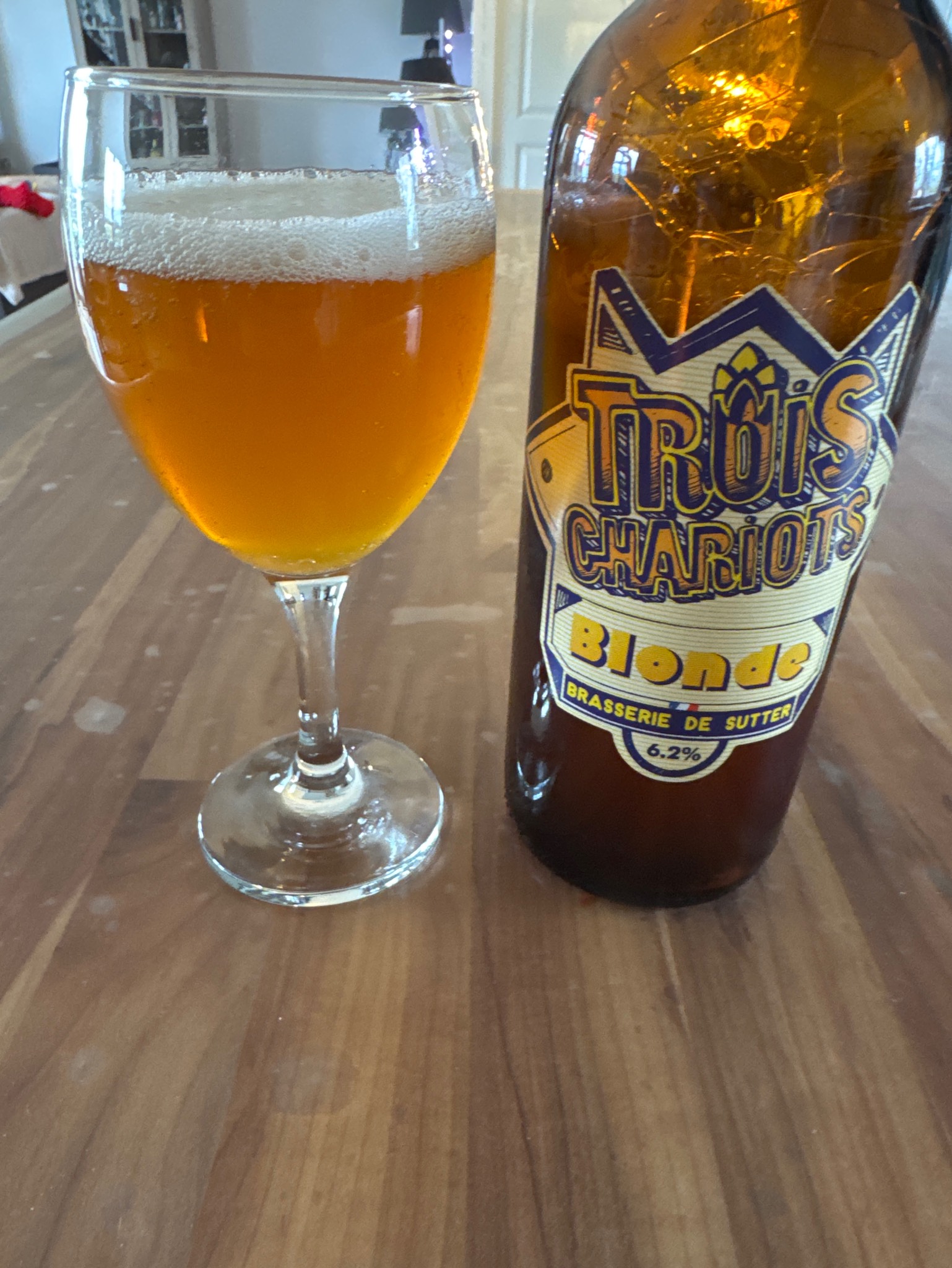 Trois Chariots Blonde, France