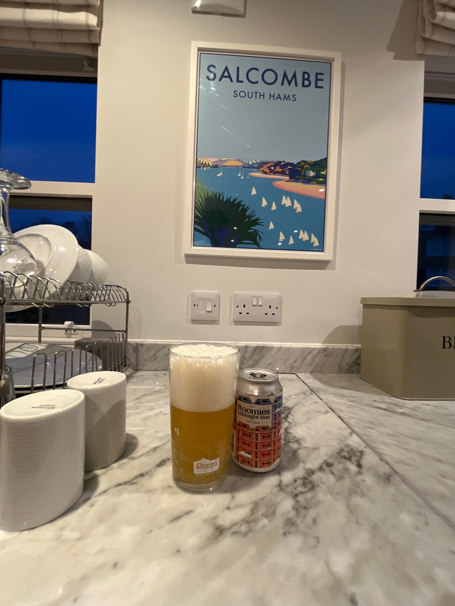 Midnight Sun, Roomies