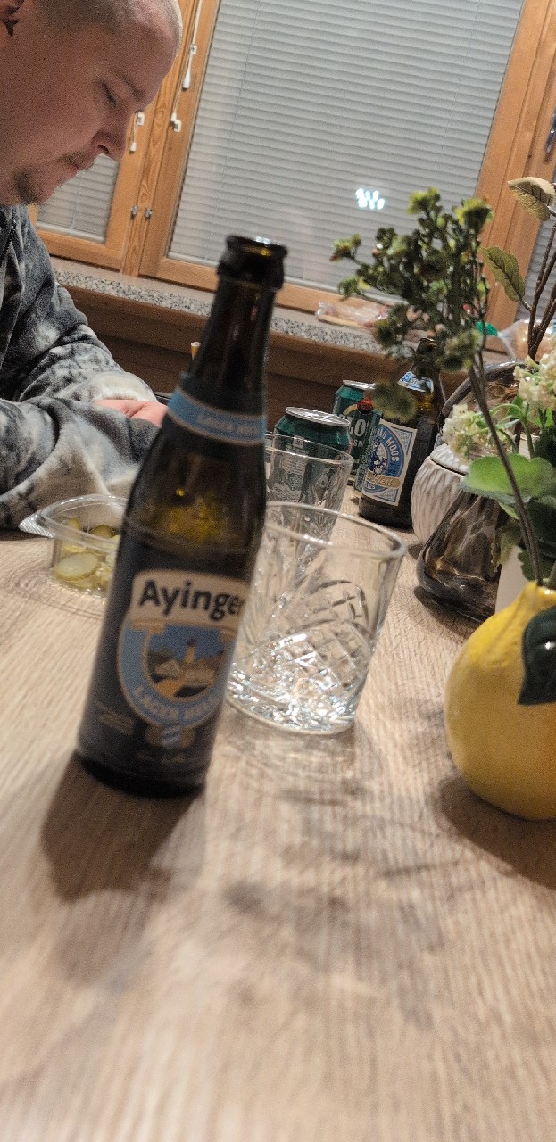 Ayinger Lager Hell, Ayinger Privatbrauerei