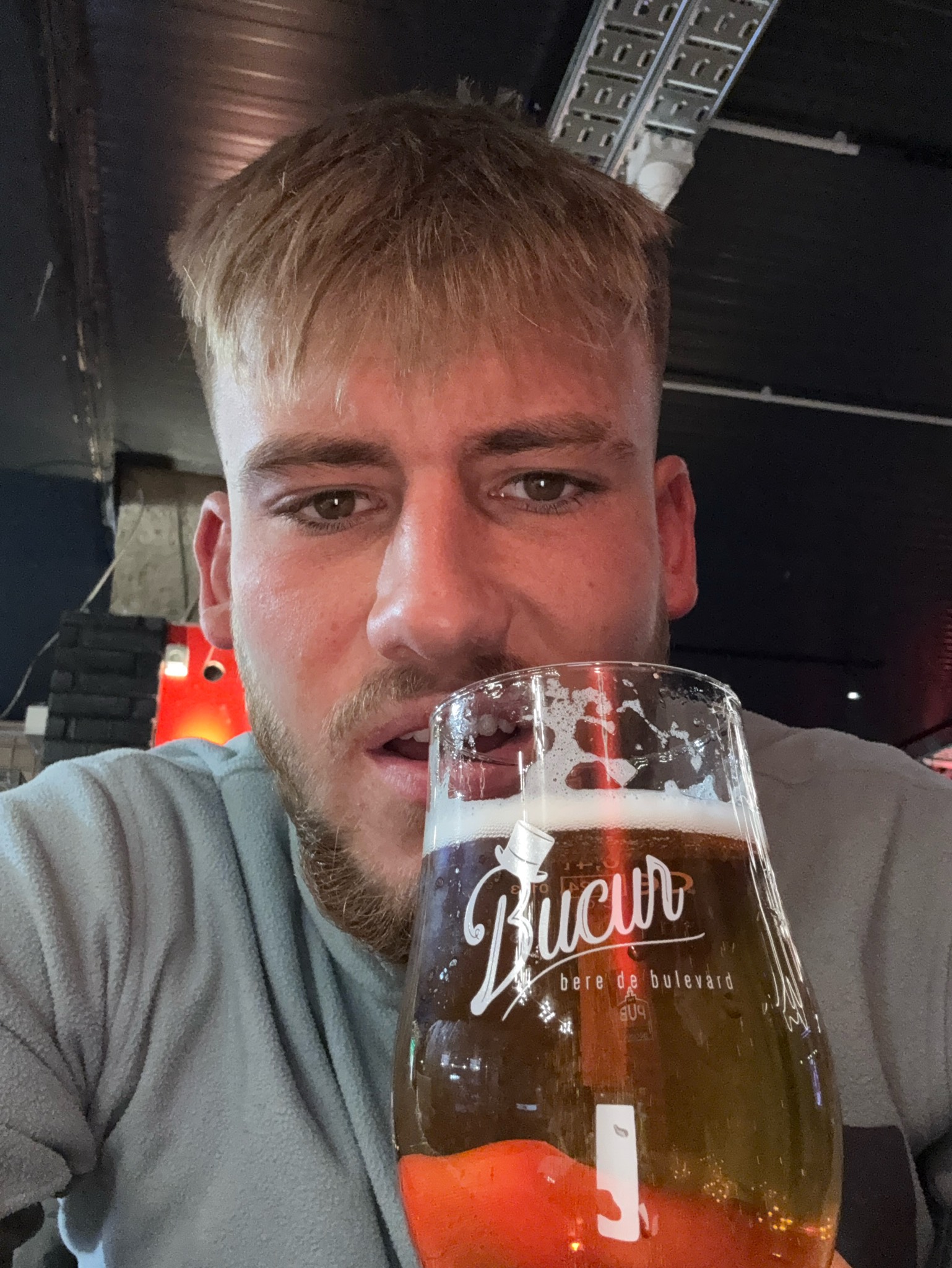 Bucur Blondă, Romania