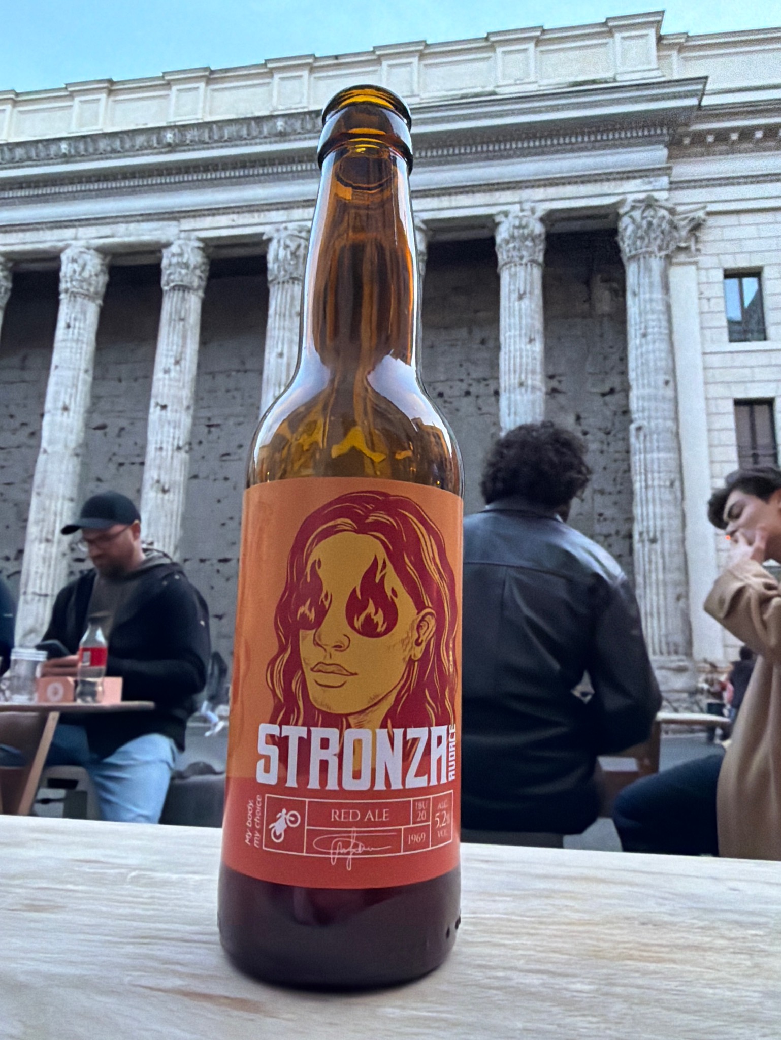 Stronza Audace, Italy