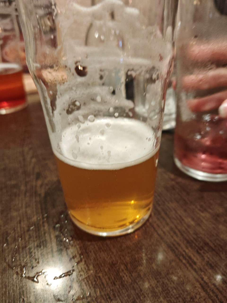 Foghorn Hazy Session, Brewpoint Brewery (Wells & Co)