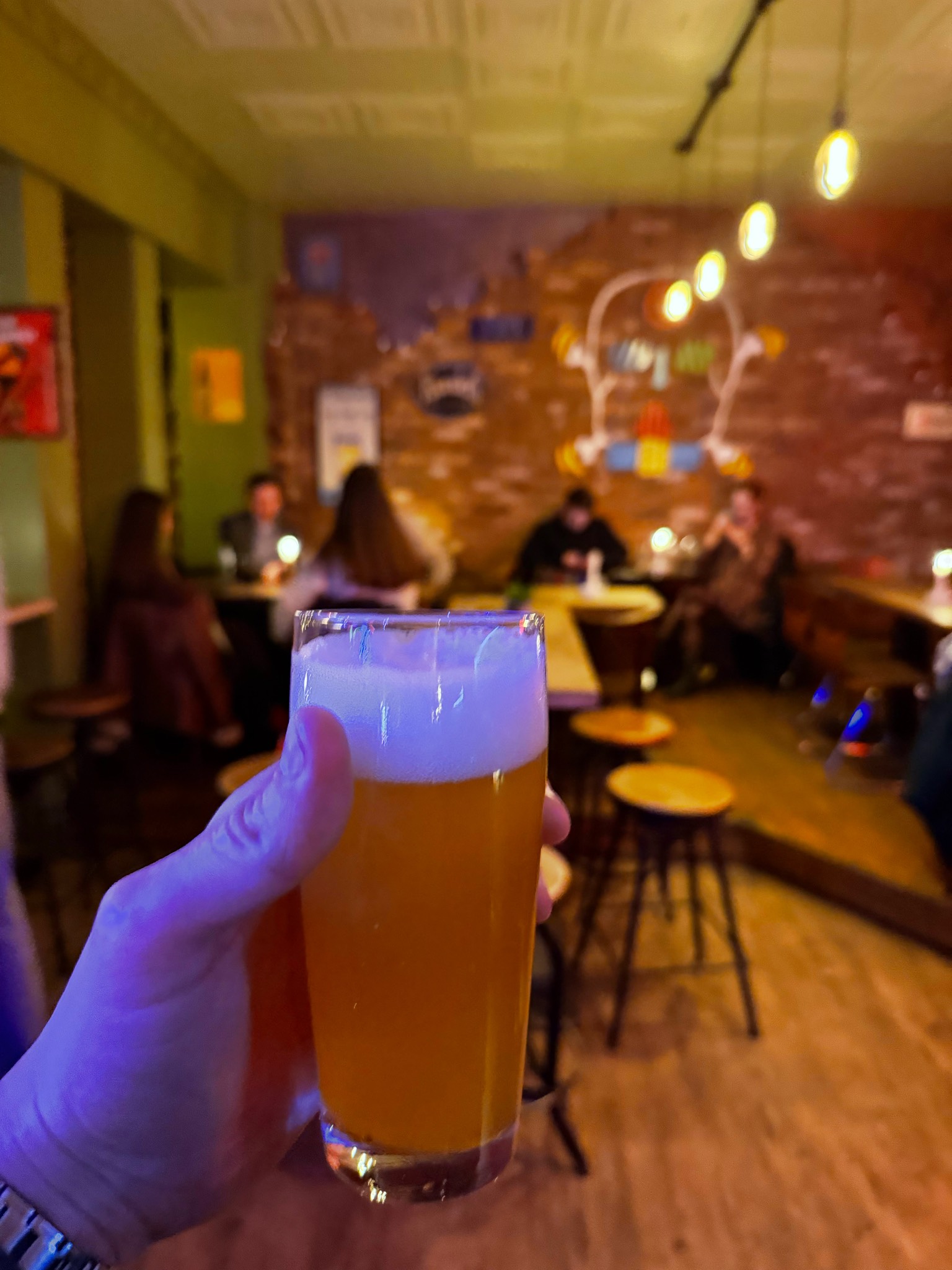 Juicy And I Know Wit, Straßenbräu