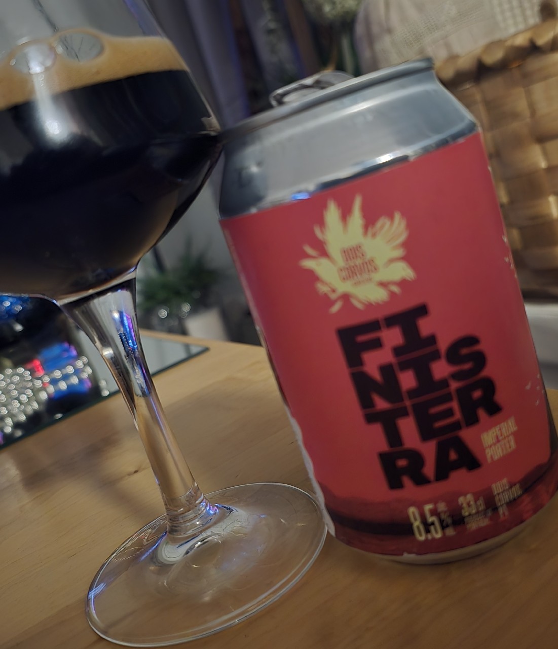 Finisterra, Dois Corvos Cervejeira