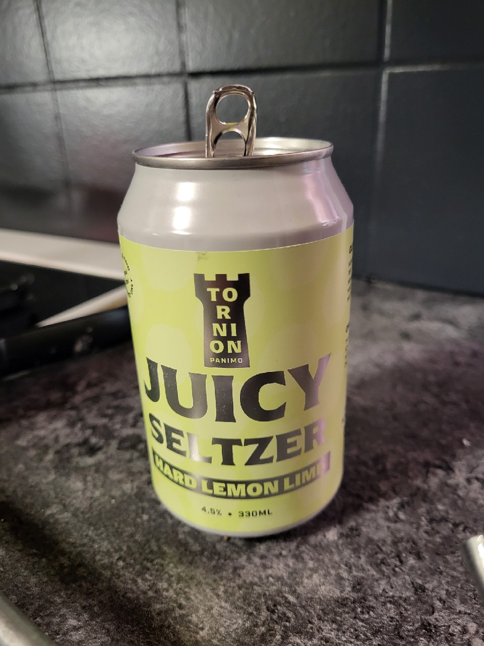 Juicy Seltzer Hard Lemon Lime, Finland