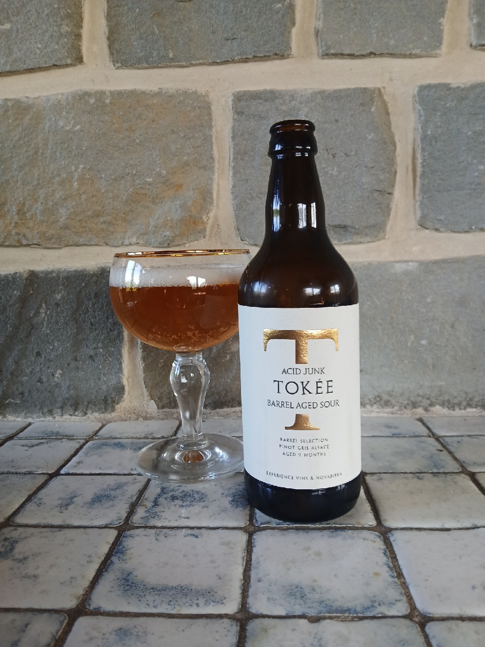 Acid junk tokée, NovaBirra