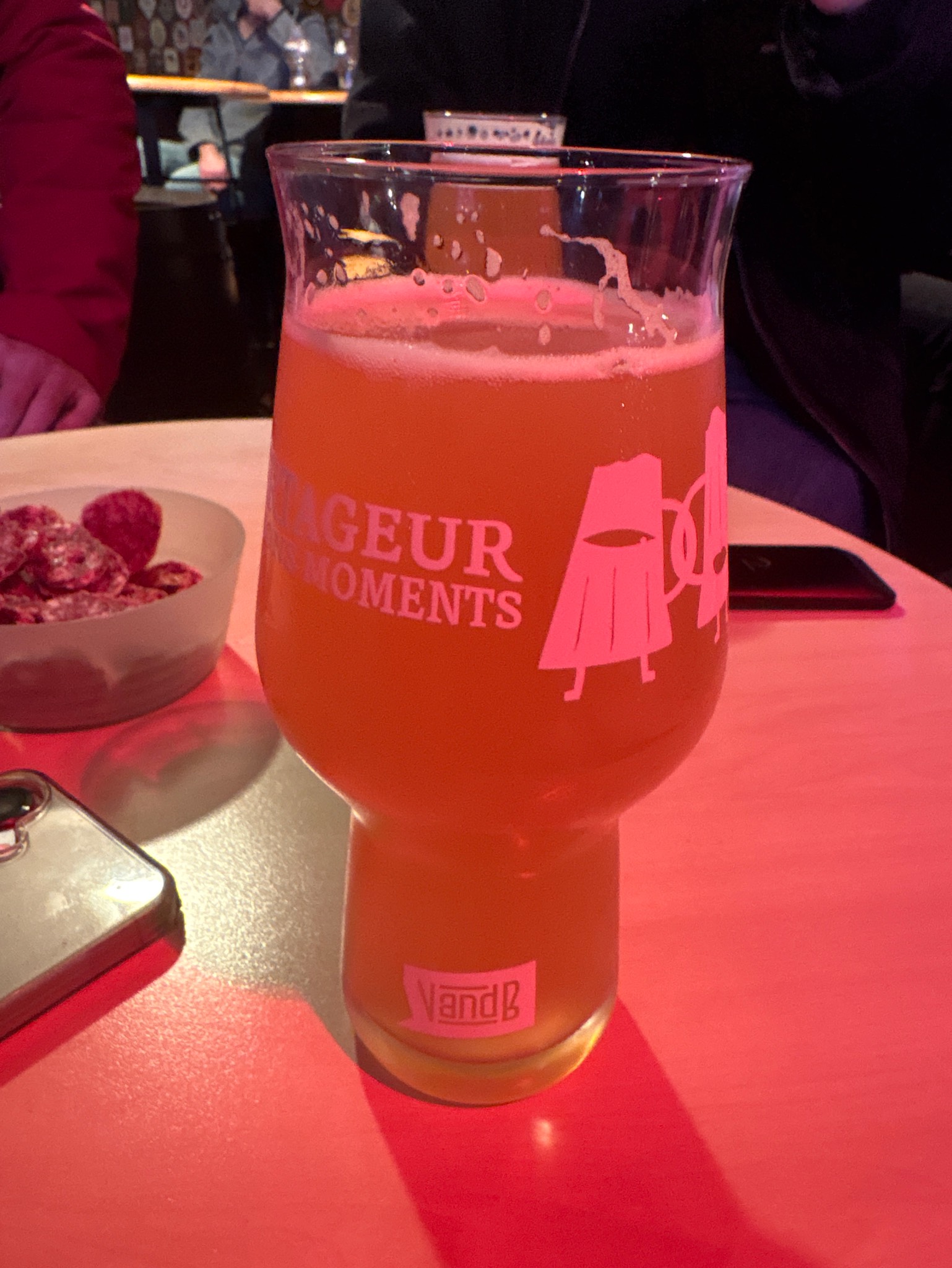 Serif ( Juicy IPA ) - Art is an ale, France
