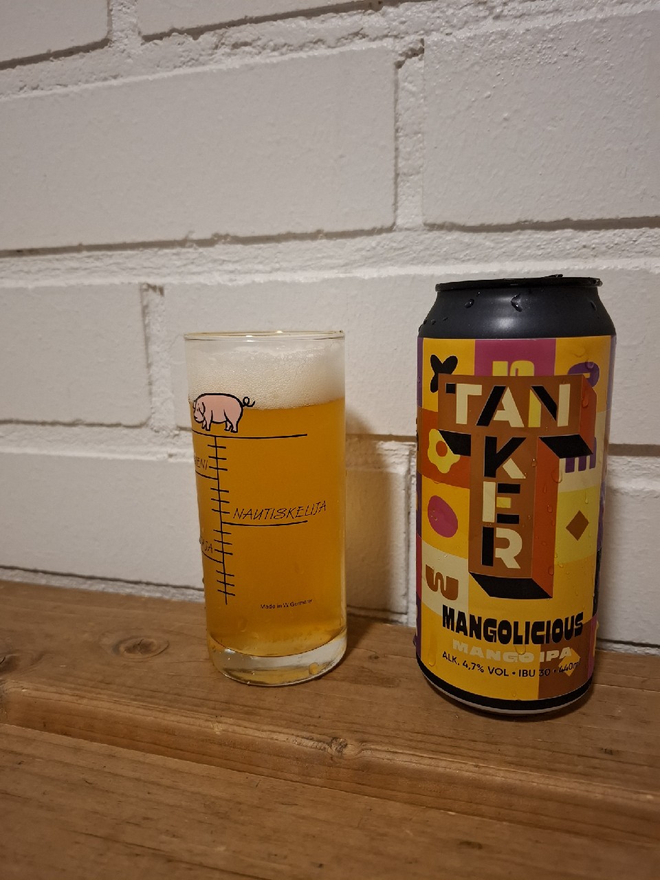 Mangolicious, Estonia