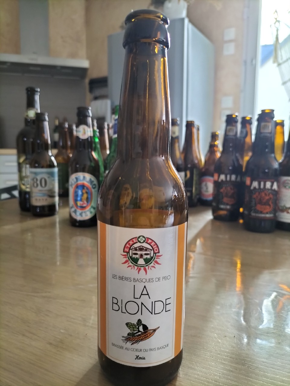 La Blonde Horia, Etxe Peio