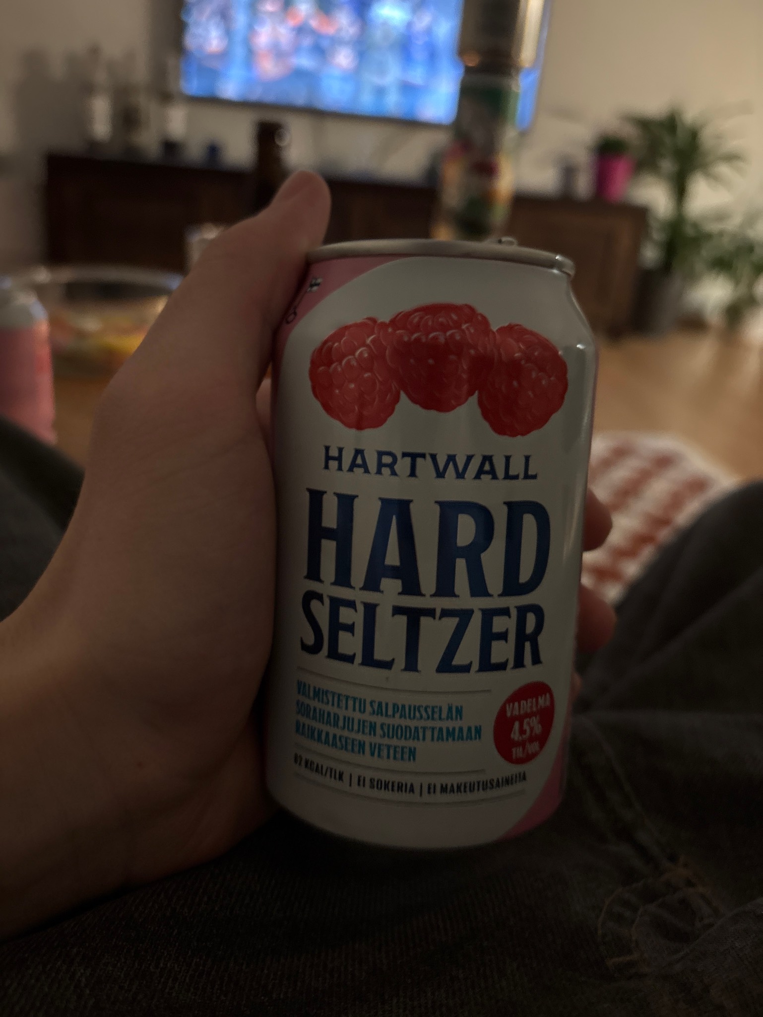 Hartwall Hard Seltzer Vadelma, Finland