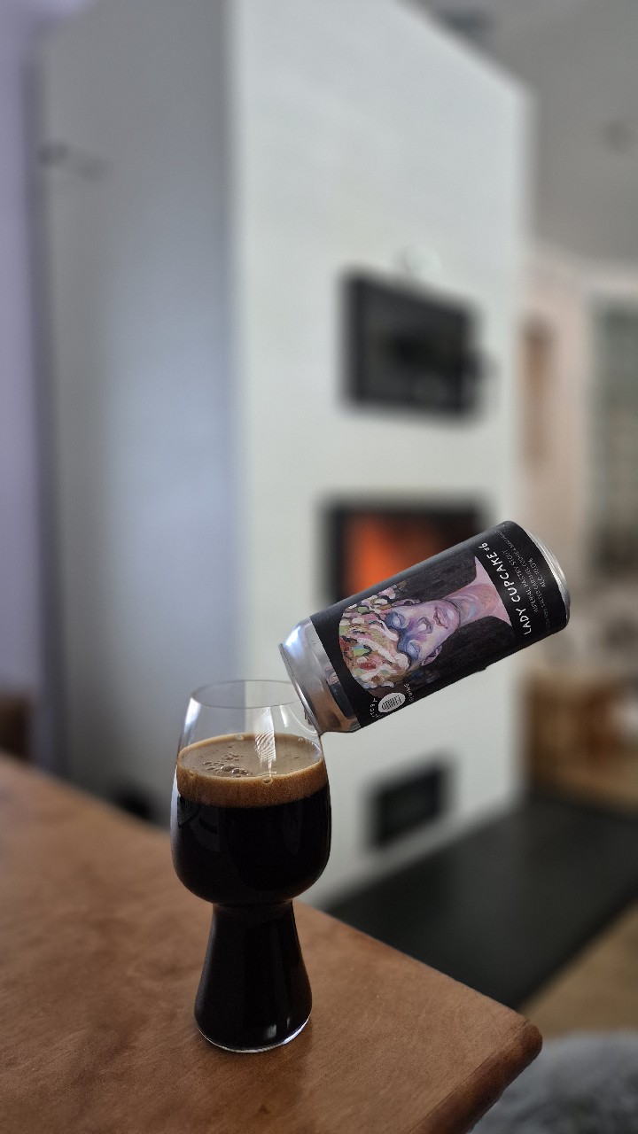 Lady Cupcake #6 (Cocoa Nibs, Salted Caramel Cookie & Marshmallow), Finland