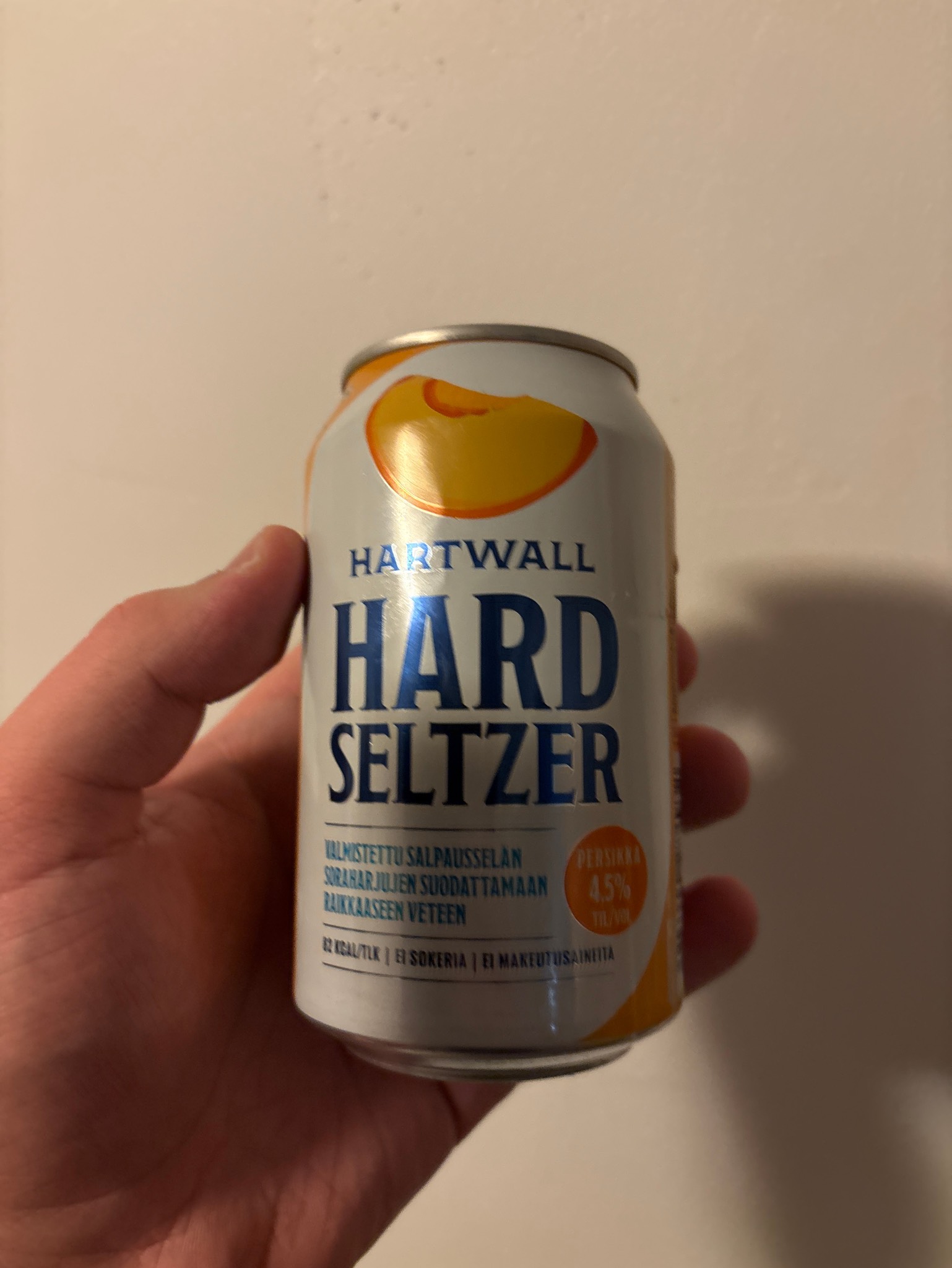Hartwall Hard Seltzer Persikka, Finland