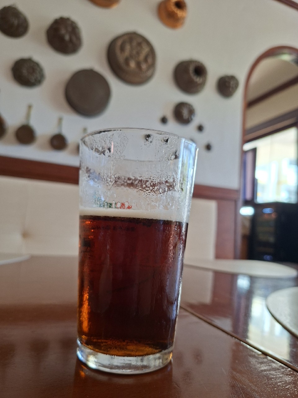 Alhambra Reserva Roja, Alhambra (Grupo Mahou-San Miguel)