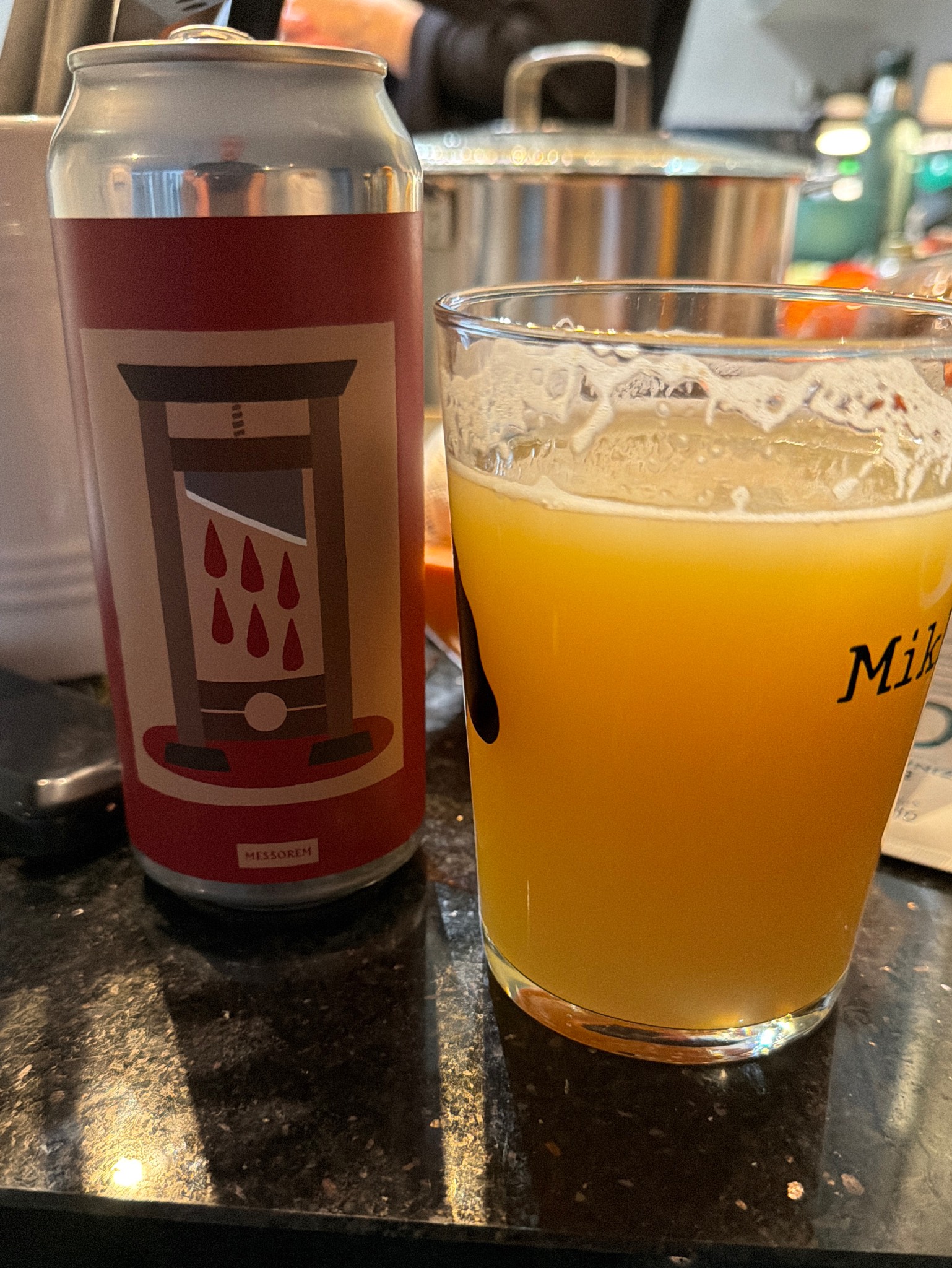 À La Guillotine, Canada