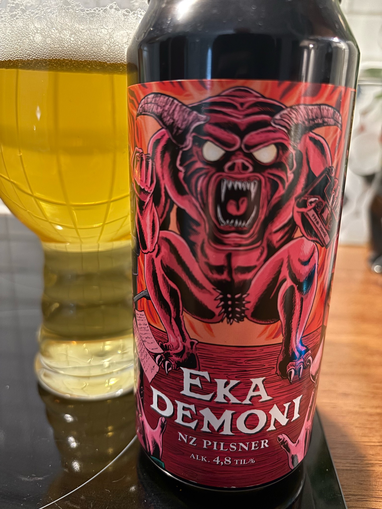 Eka Demoni, Finland