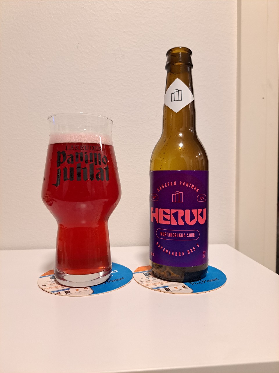 Heruu Mustaherukka Sour (Hapanlabra Nro 6), Finland