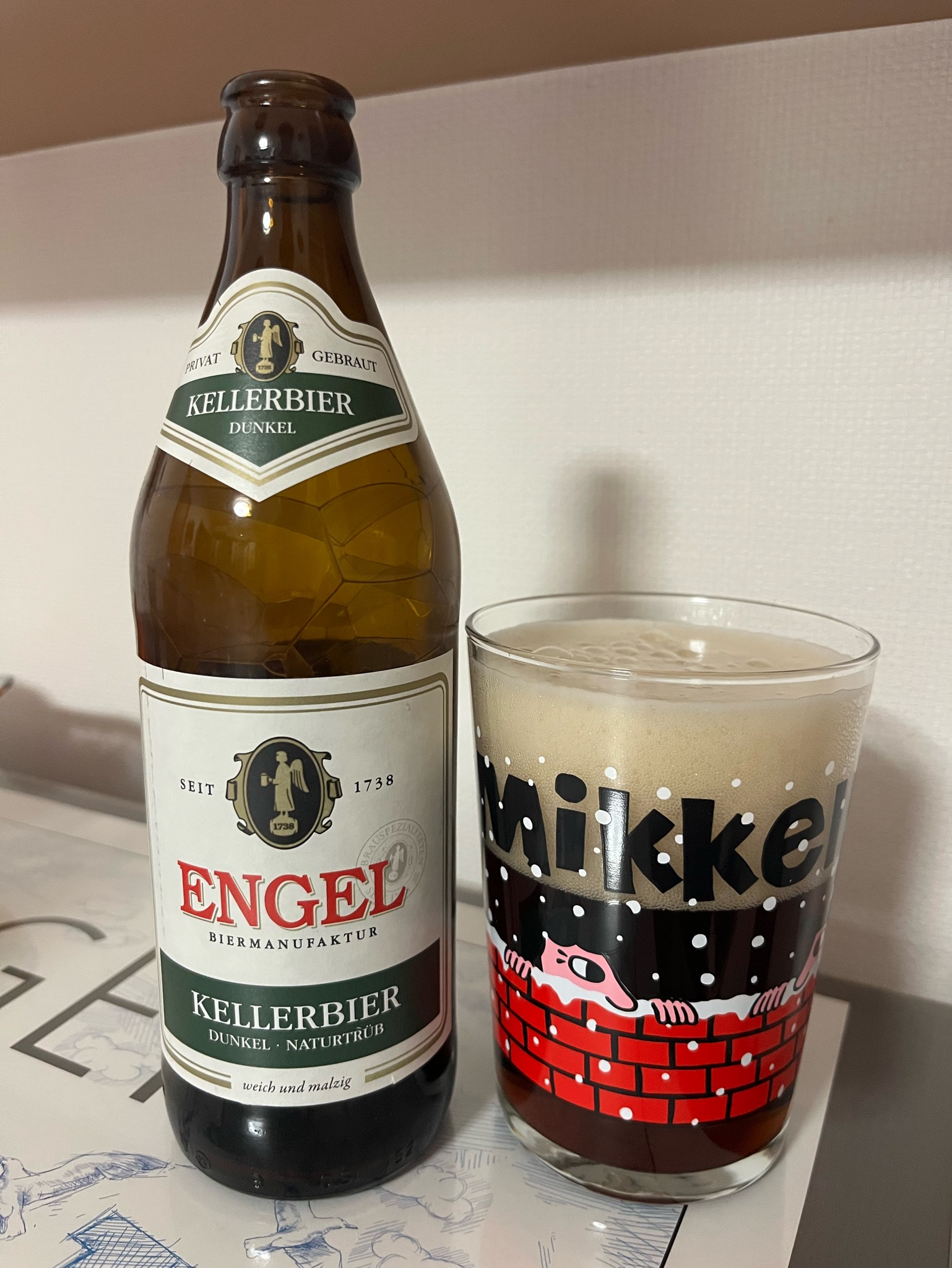 Engel Kellerbier Dunkel, Biermanufaktur Engel GmbH & Co. KG