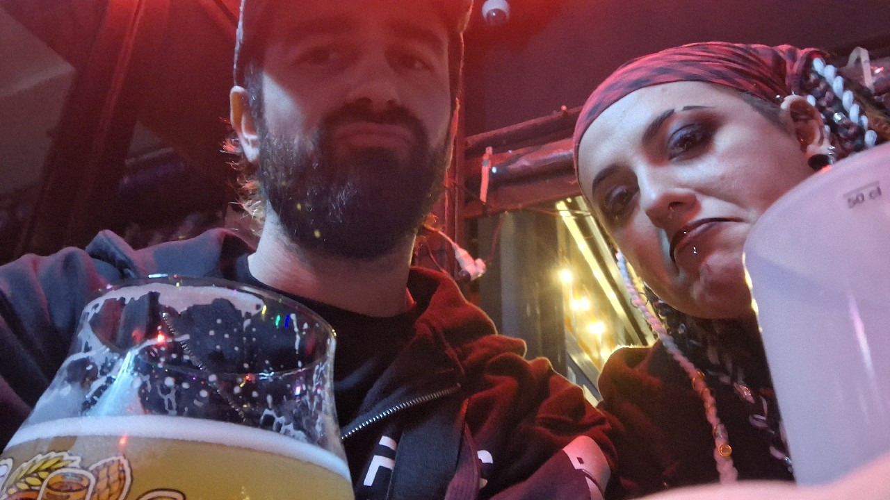 Pélican Blonde, France