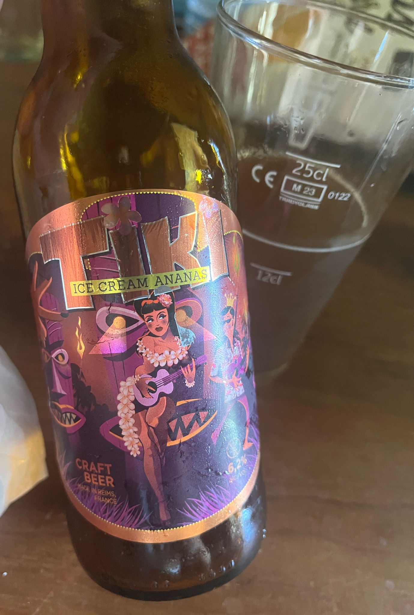 Tiki Ice Cream Ananas / Coco, Brasserie La Bouquine