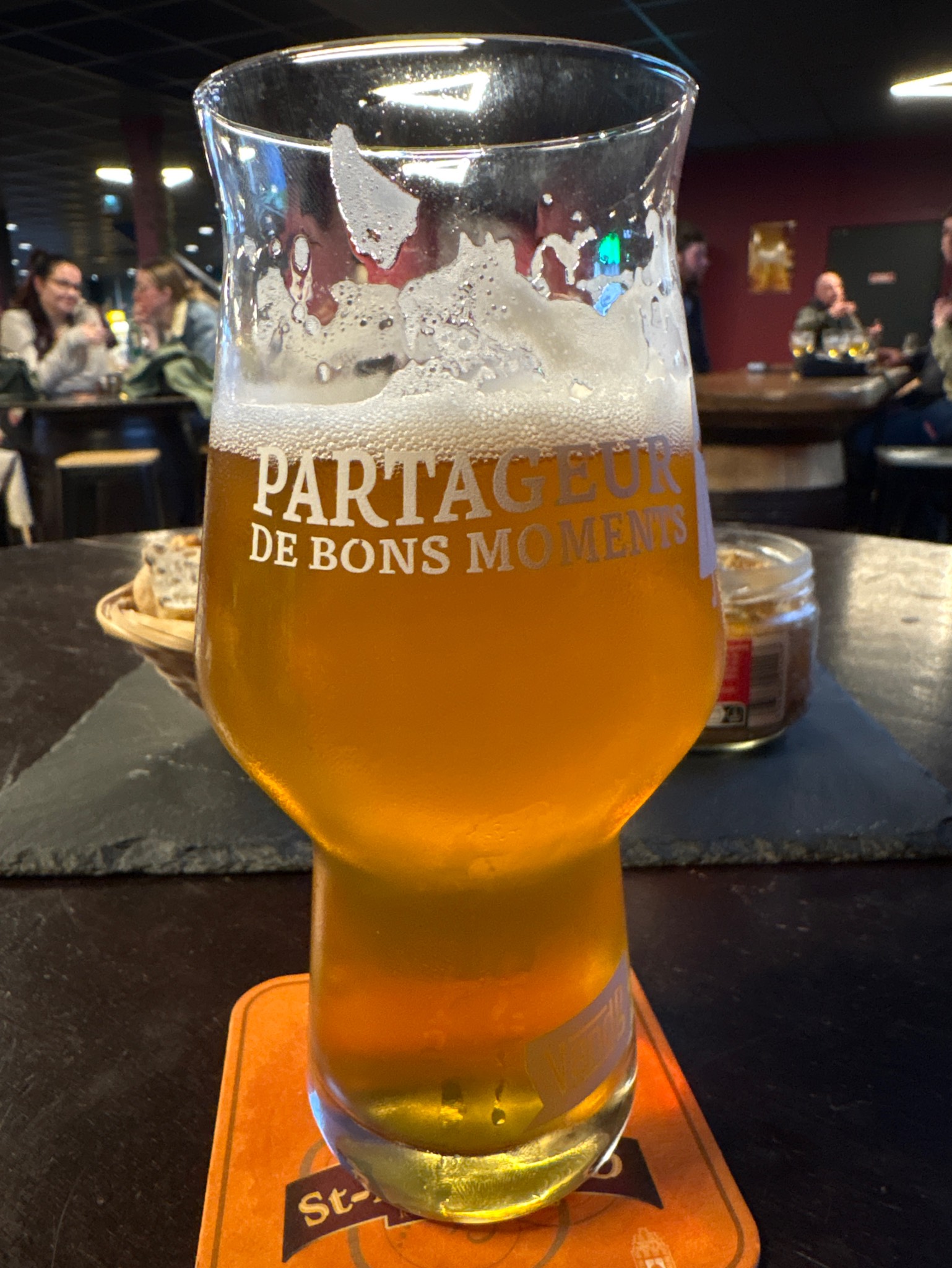 Conte & Fleurette, Brasserie La Lie