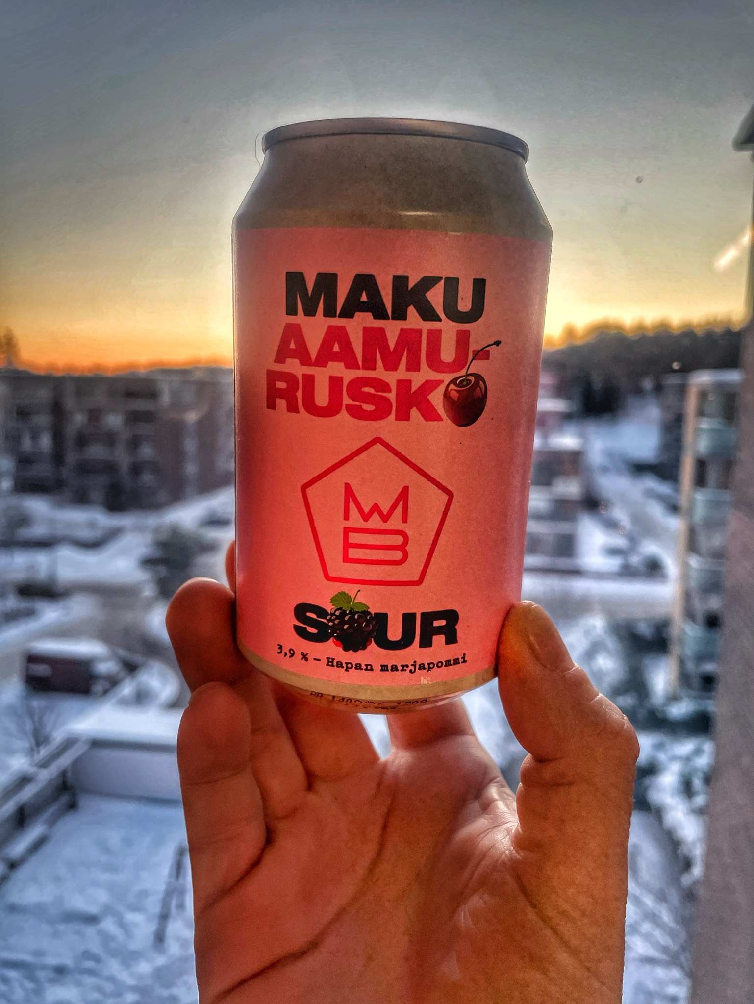 Aamurusko Sour, Finland