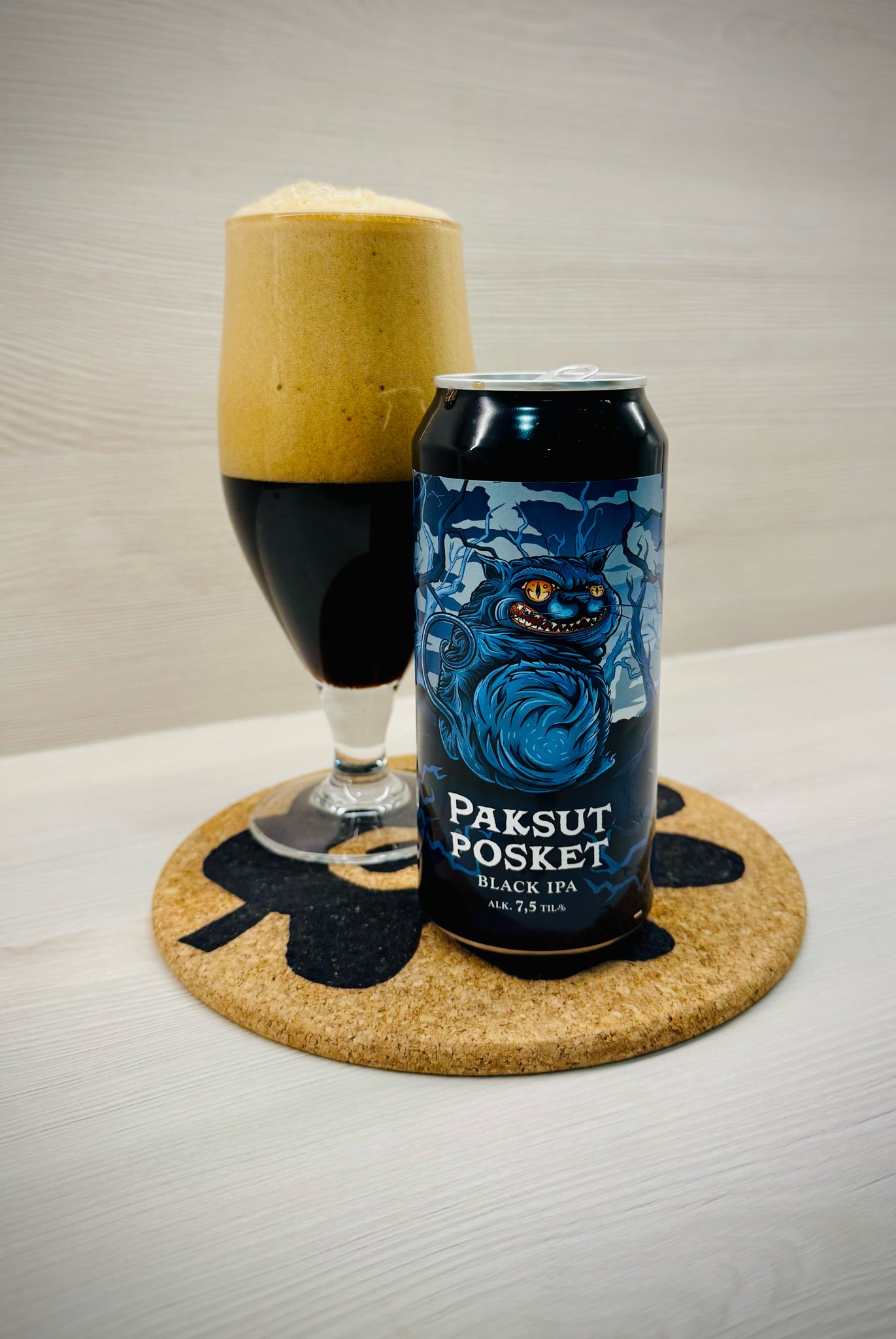 Paksut Posket, Finland