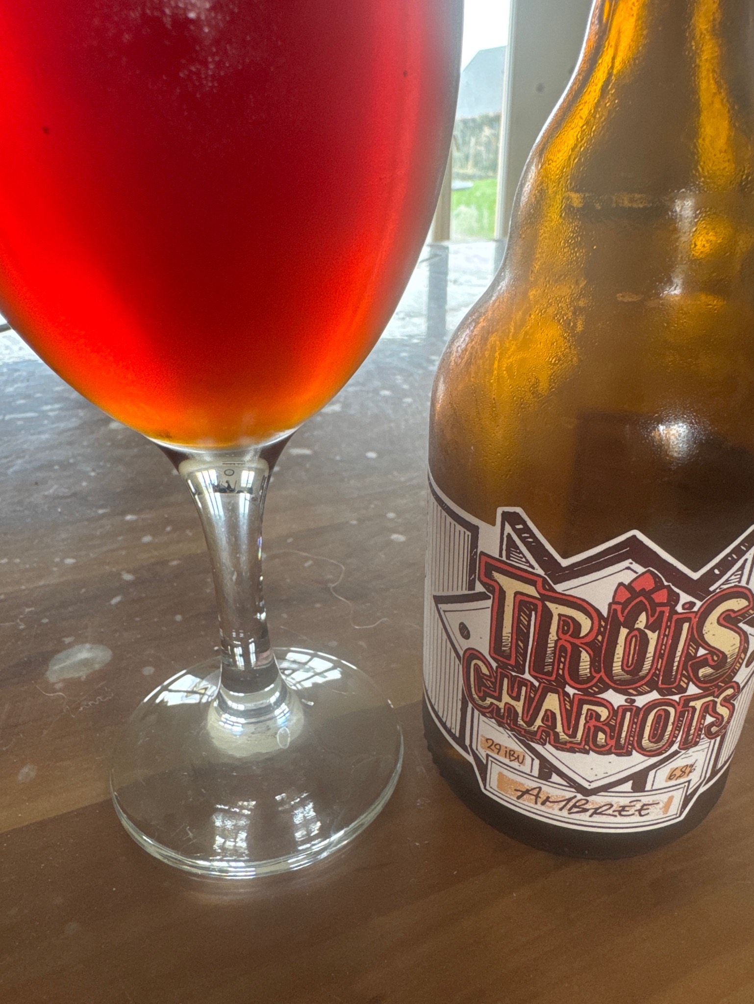 Trois Chariots Ambrée, Brasserie De Sutter