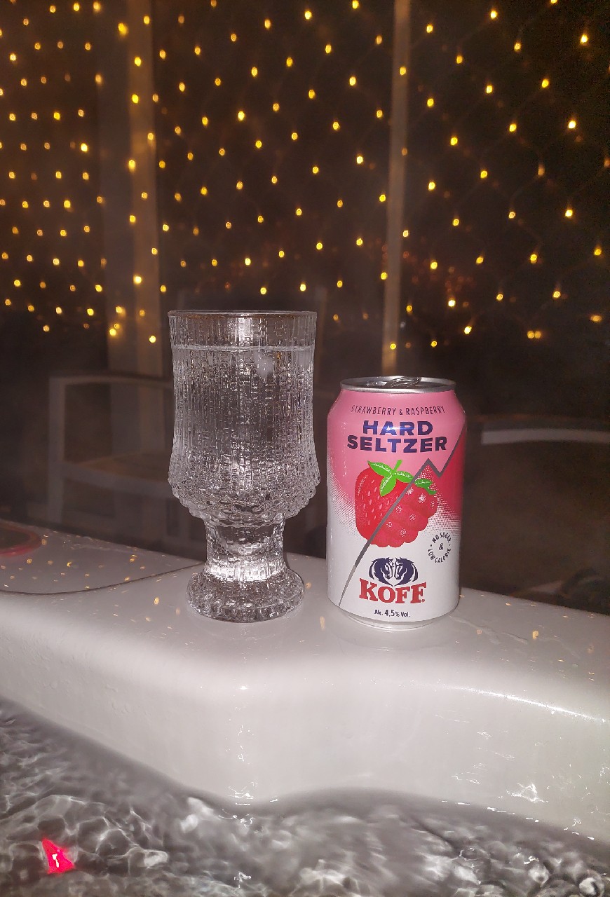 Koff Strawberry & Raspberry Hard seltzer, Sinebrychoff (Carlsberg Group)