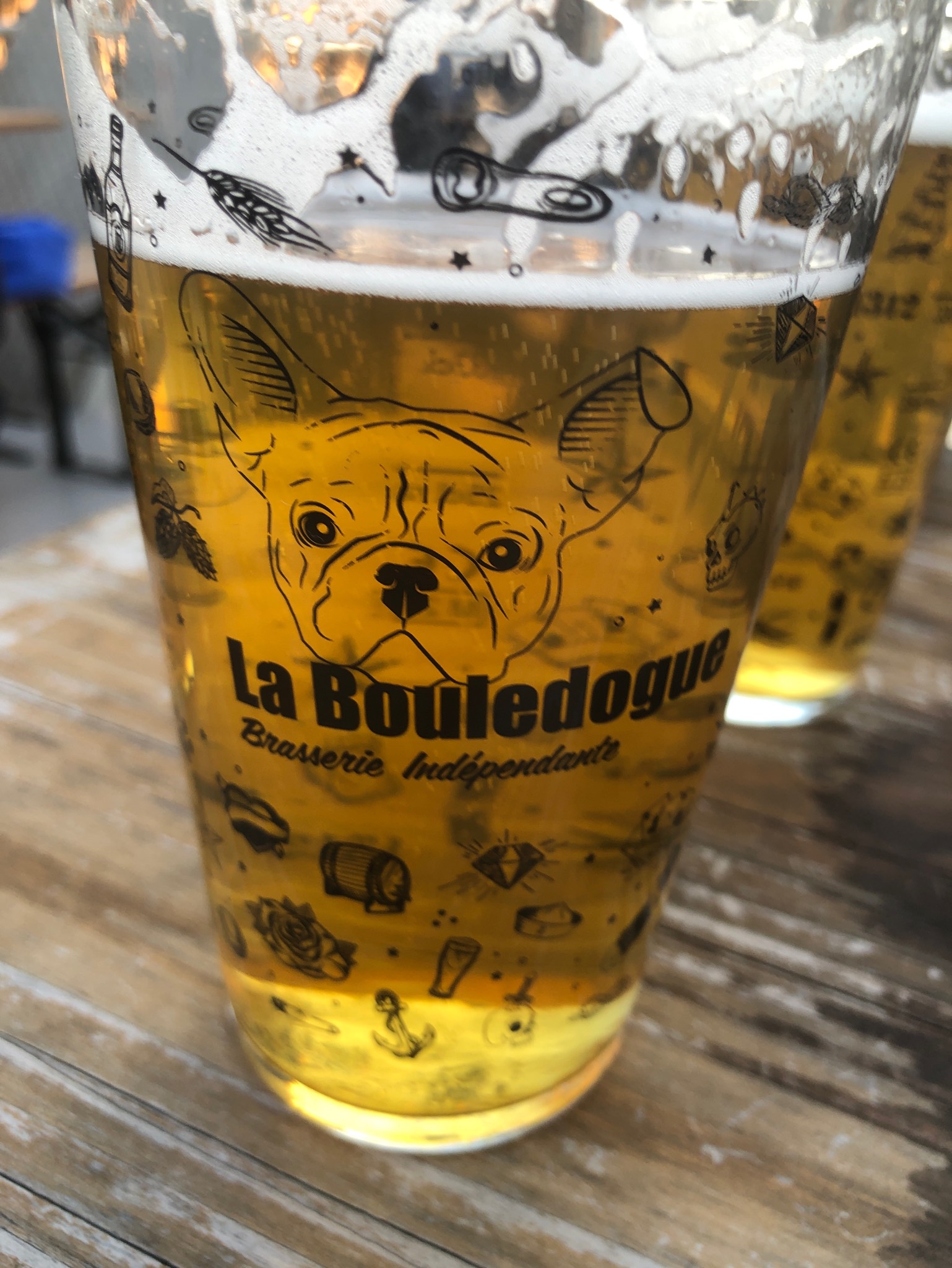 La Bouledogue Blonde, La Bouledogue