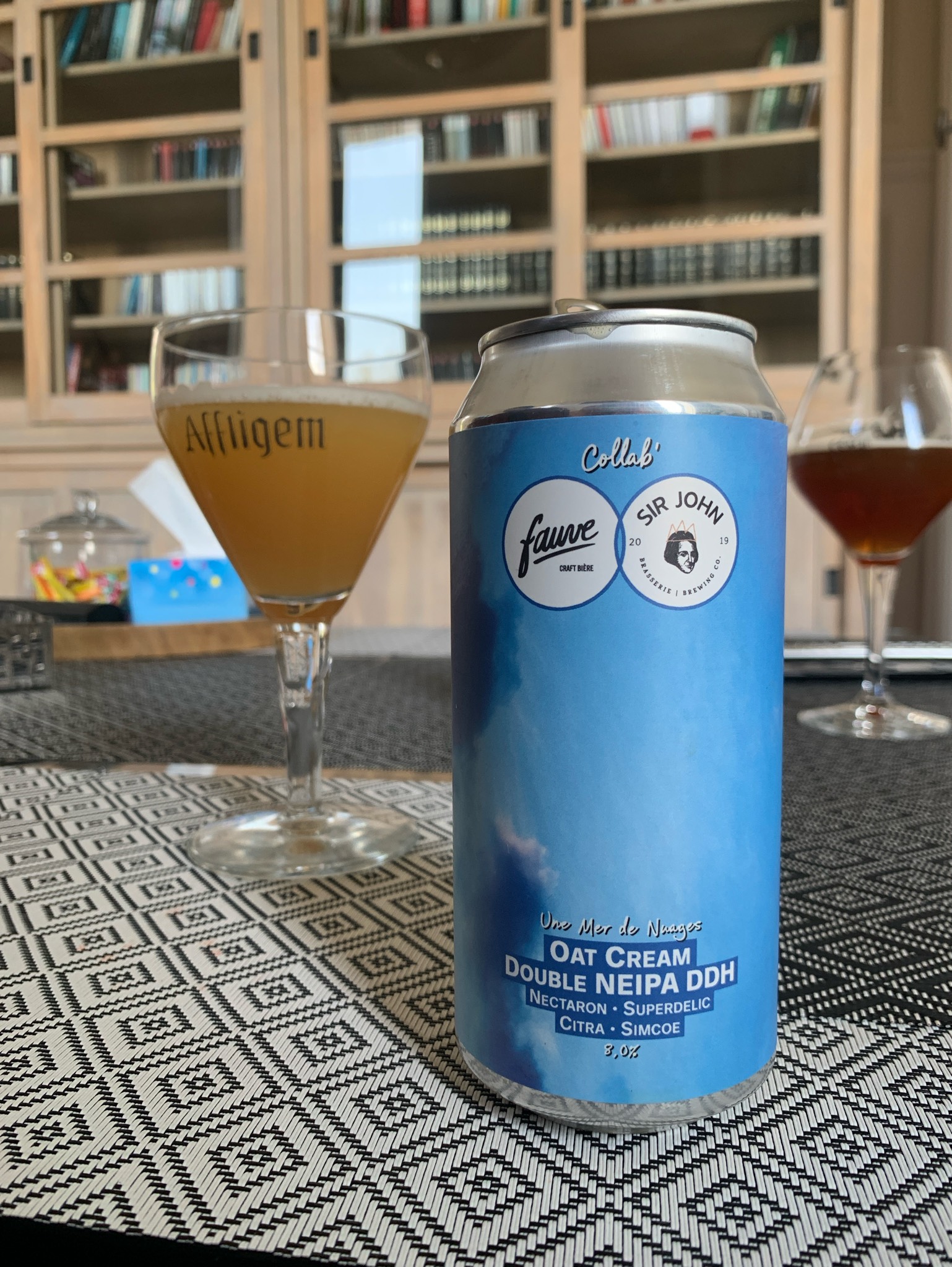 Une Mer De Nuages, France