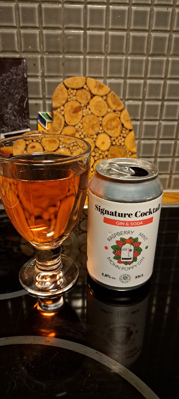 Gin & soda, Moe Distillery