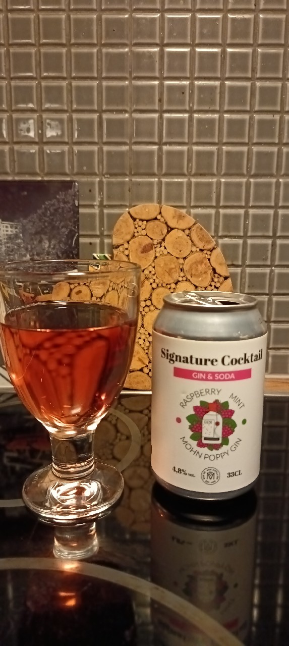 Gin & soda, Moe Distillery