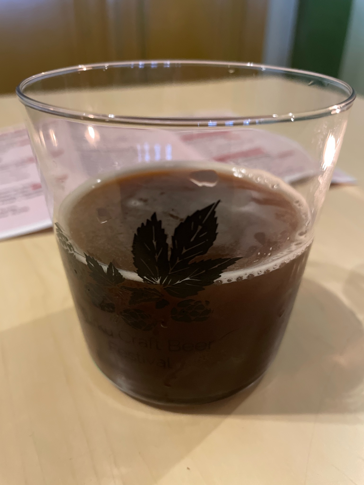 Älä Kättele Purevaa Suuta, Finland