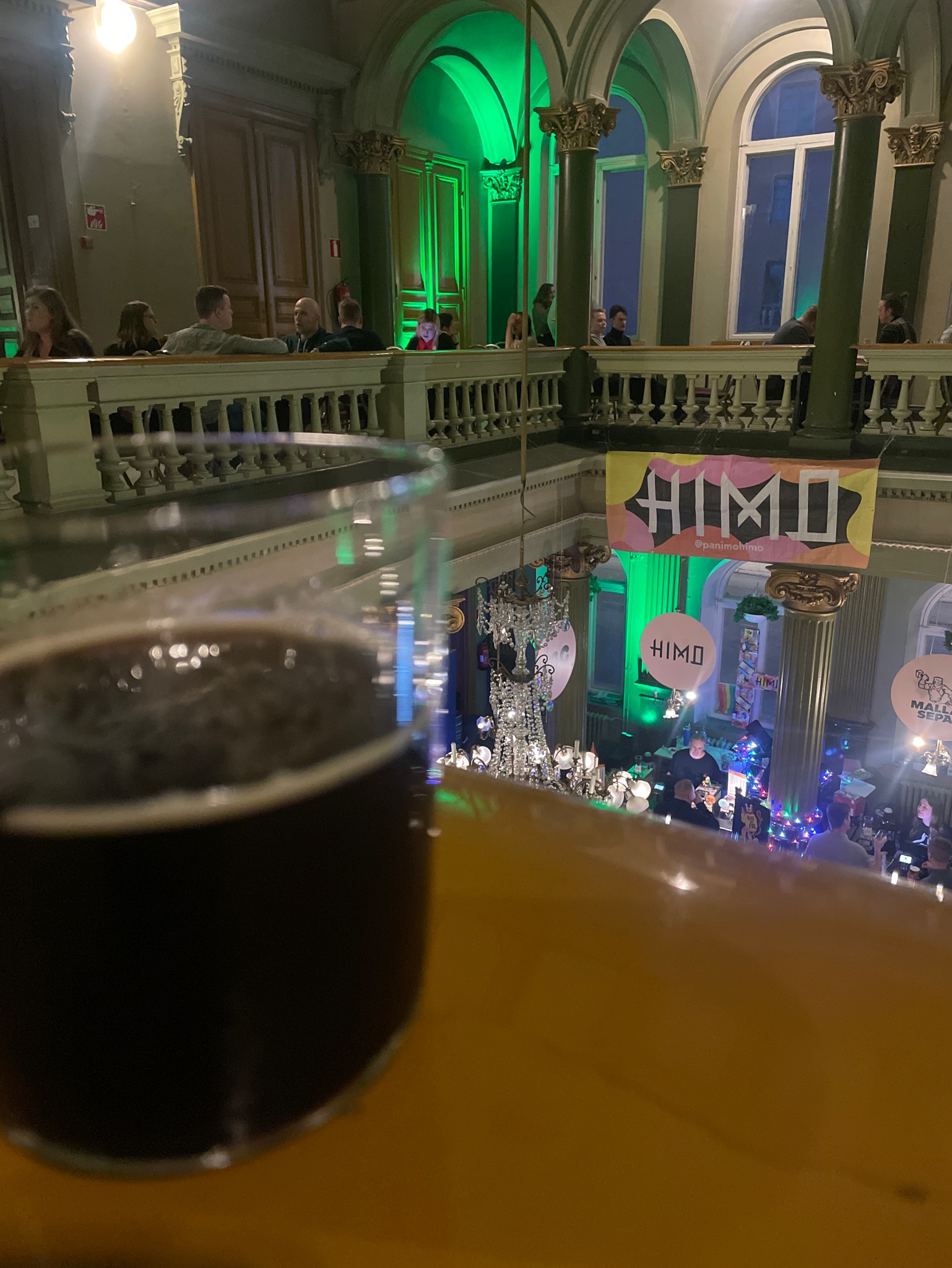 Karkaamme Yli Vuorten, Finland