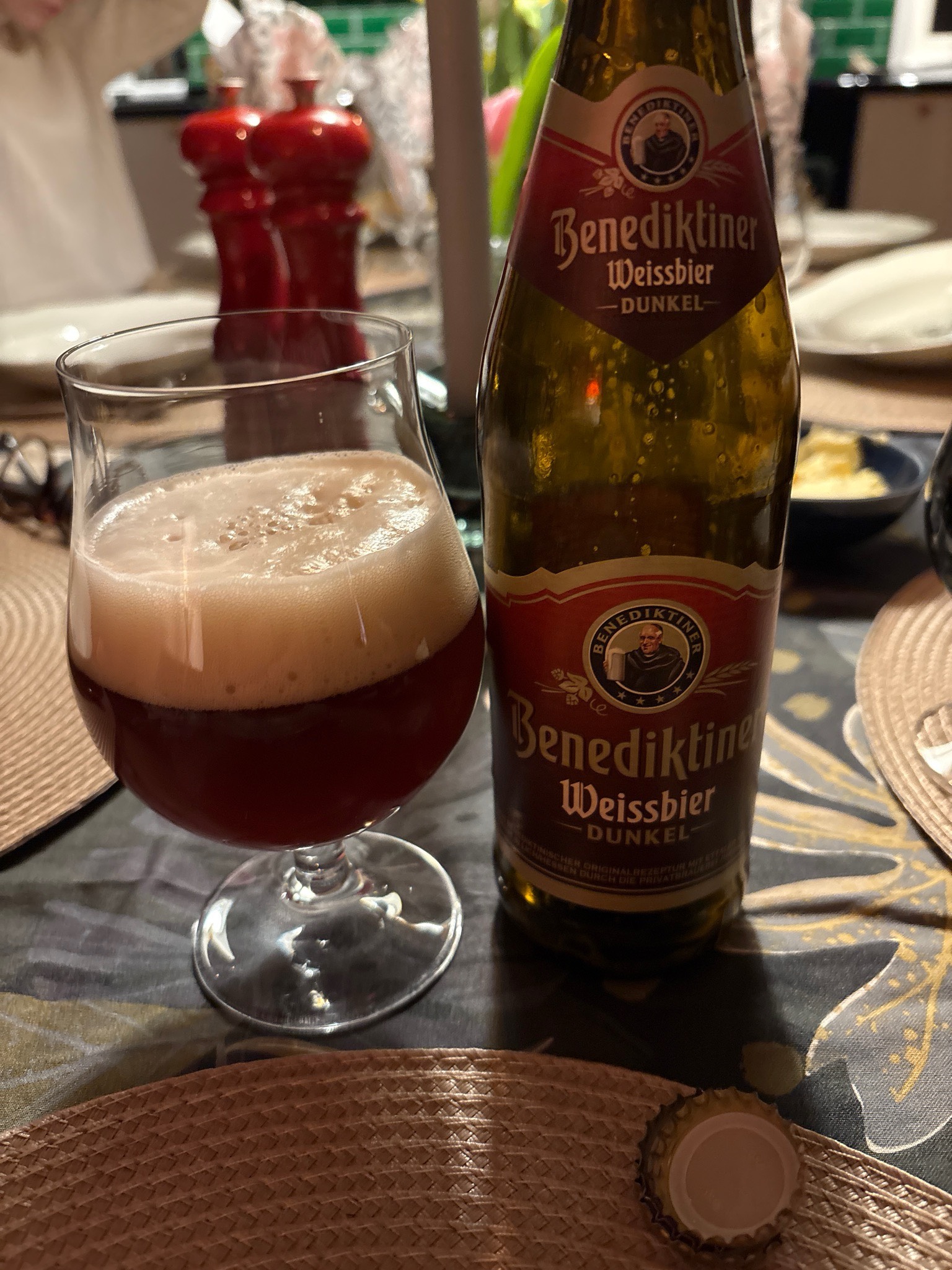 Benediktiner Weissbier Dunkel, Benediktiner Weißbräu GmbH