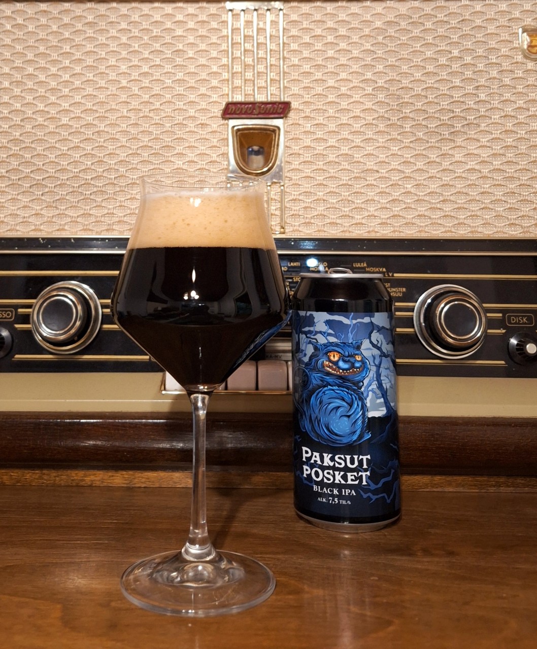 Paksut Posket, Finland