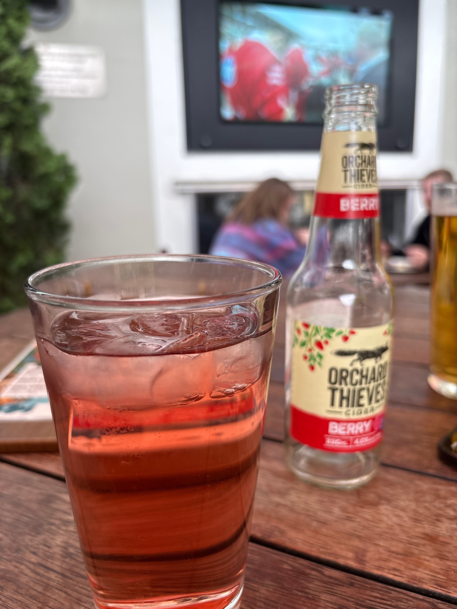 Orchard Thieves Berry, Redwood Cider Company