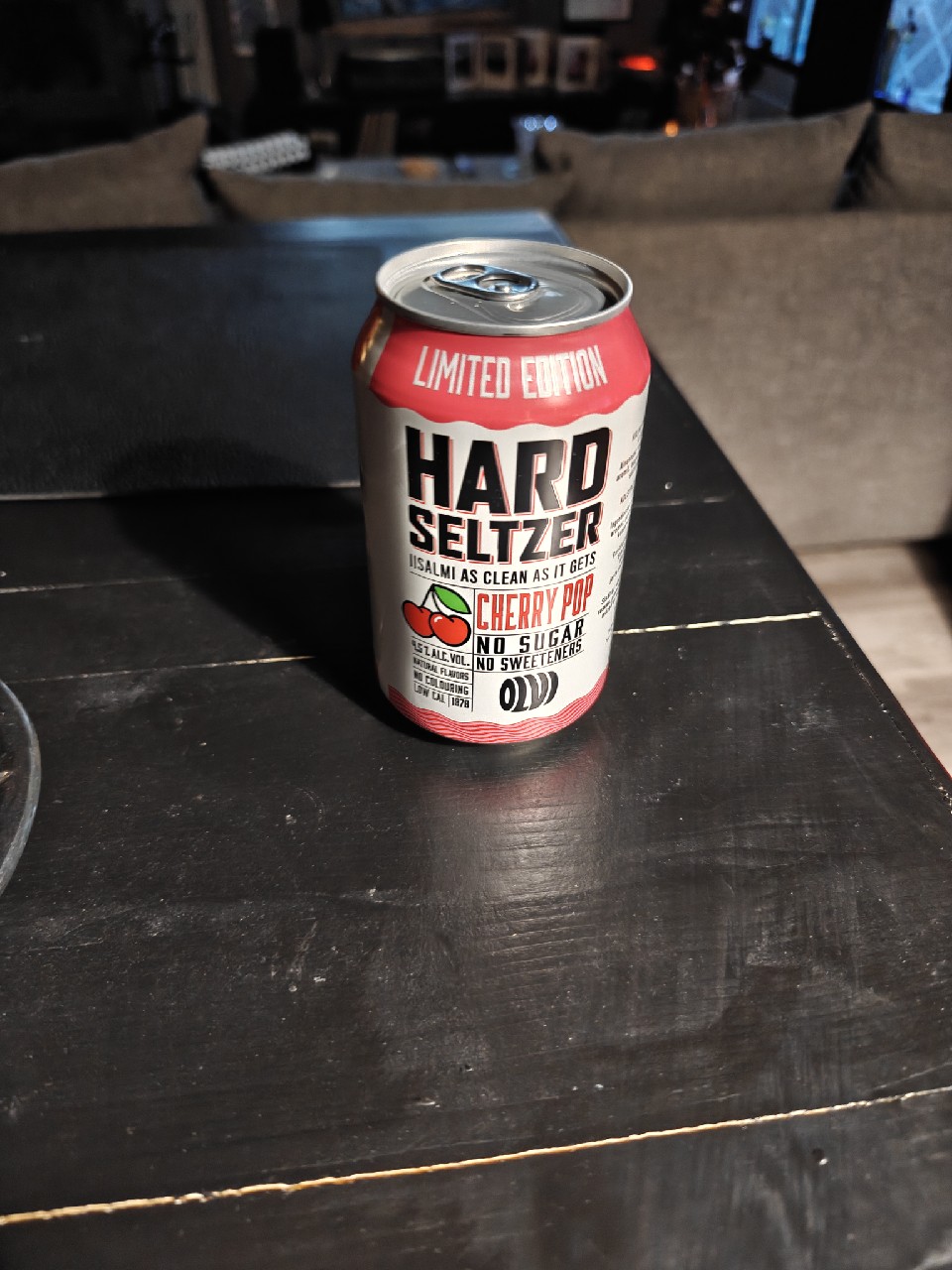 Hard Seltzer Cherry Pop, Finland