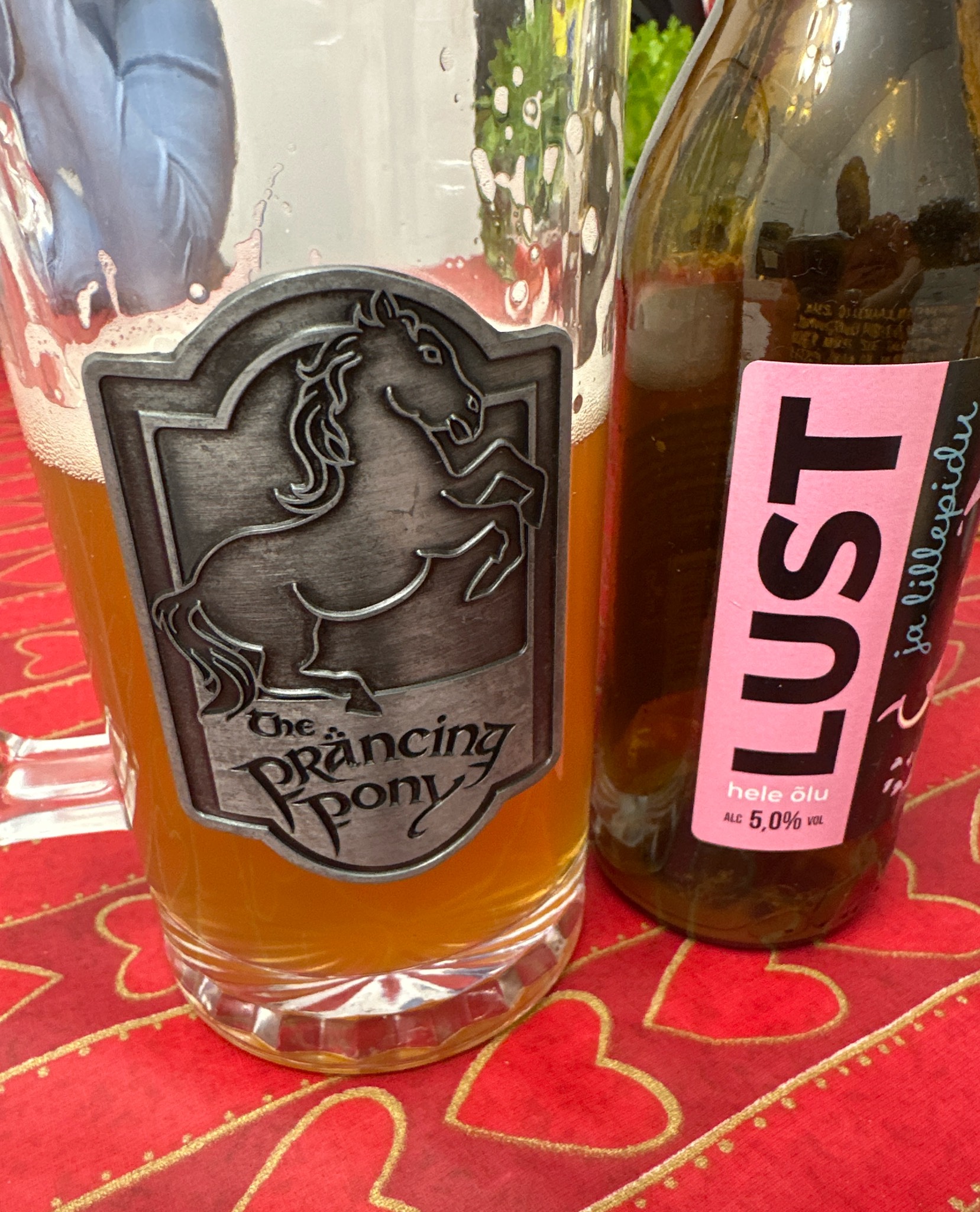 Lust ja Lillepidu, Estonia