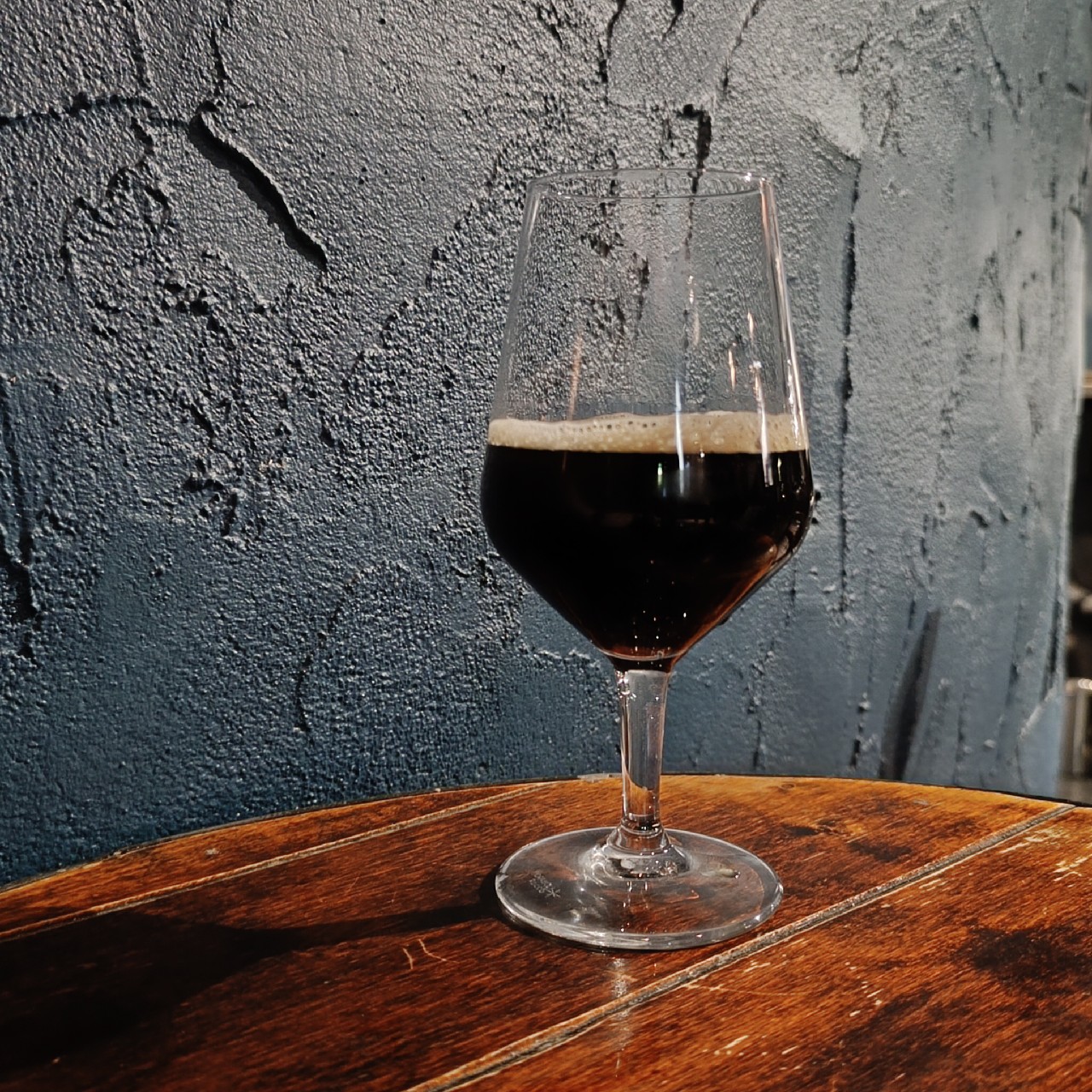 On the Cobbles, Dry & Bitter Brewing Company